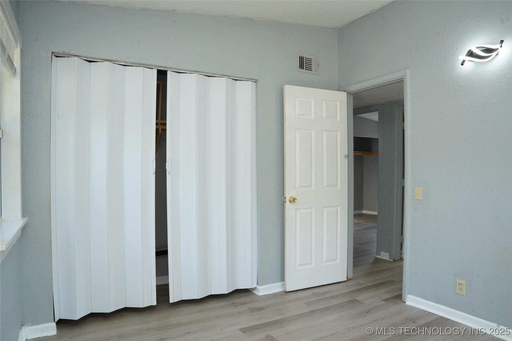 414 E 54th Street N Property Photo 18