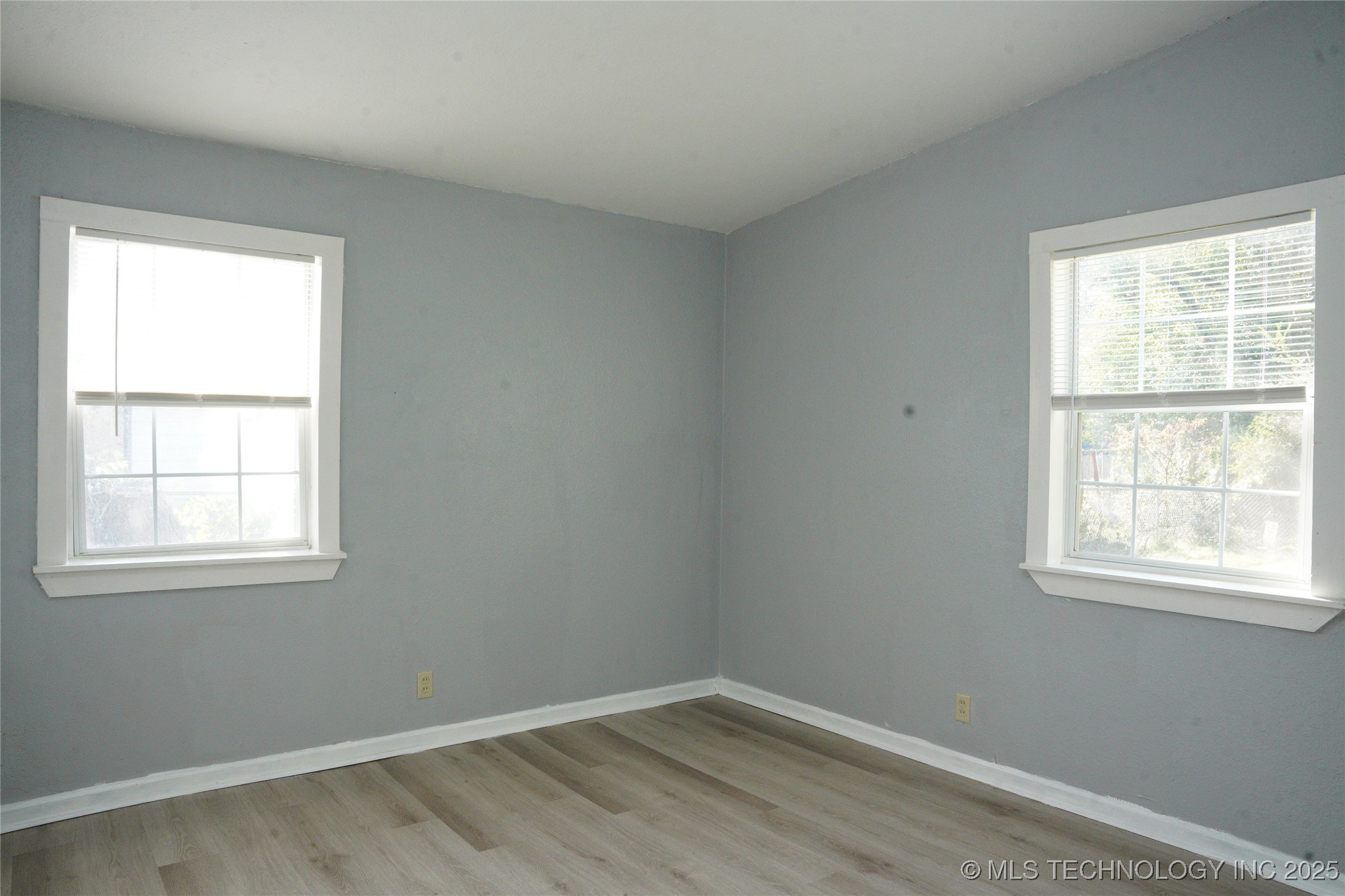 414 E 54th Street N Property Photo 19