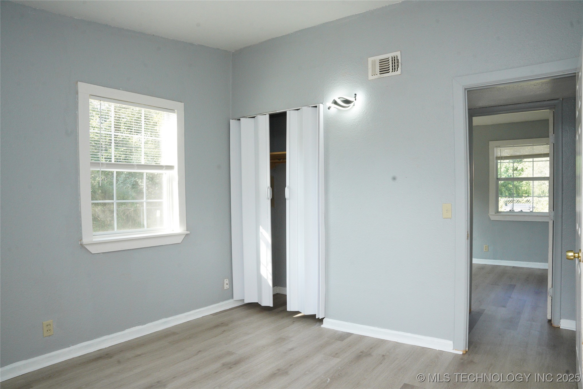 414 E 54th Street N Property Photo 20