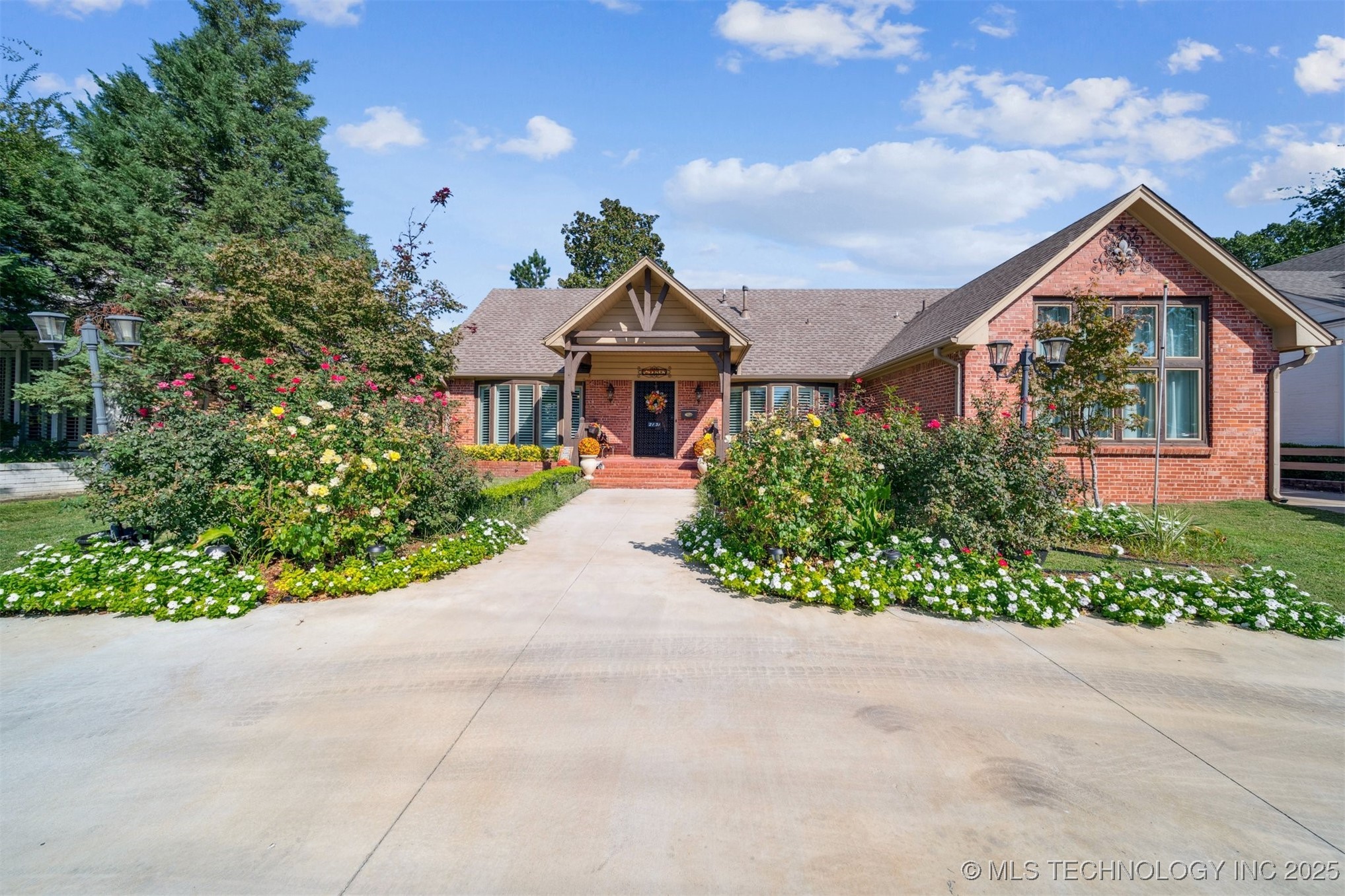 2131 E 31 Street Property Photo 1