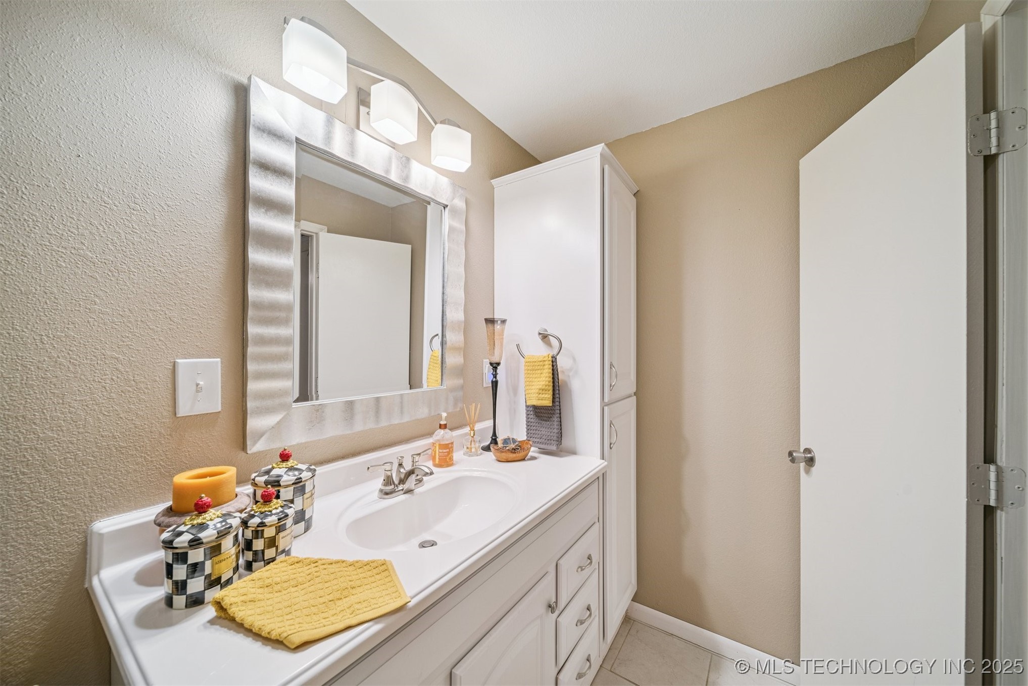 2131 E 31 Street Property Photo 25