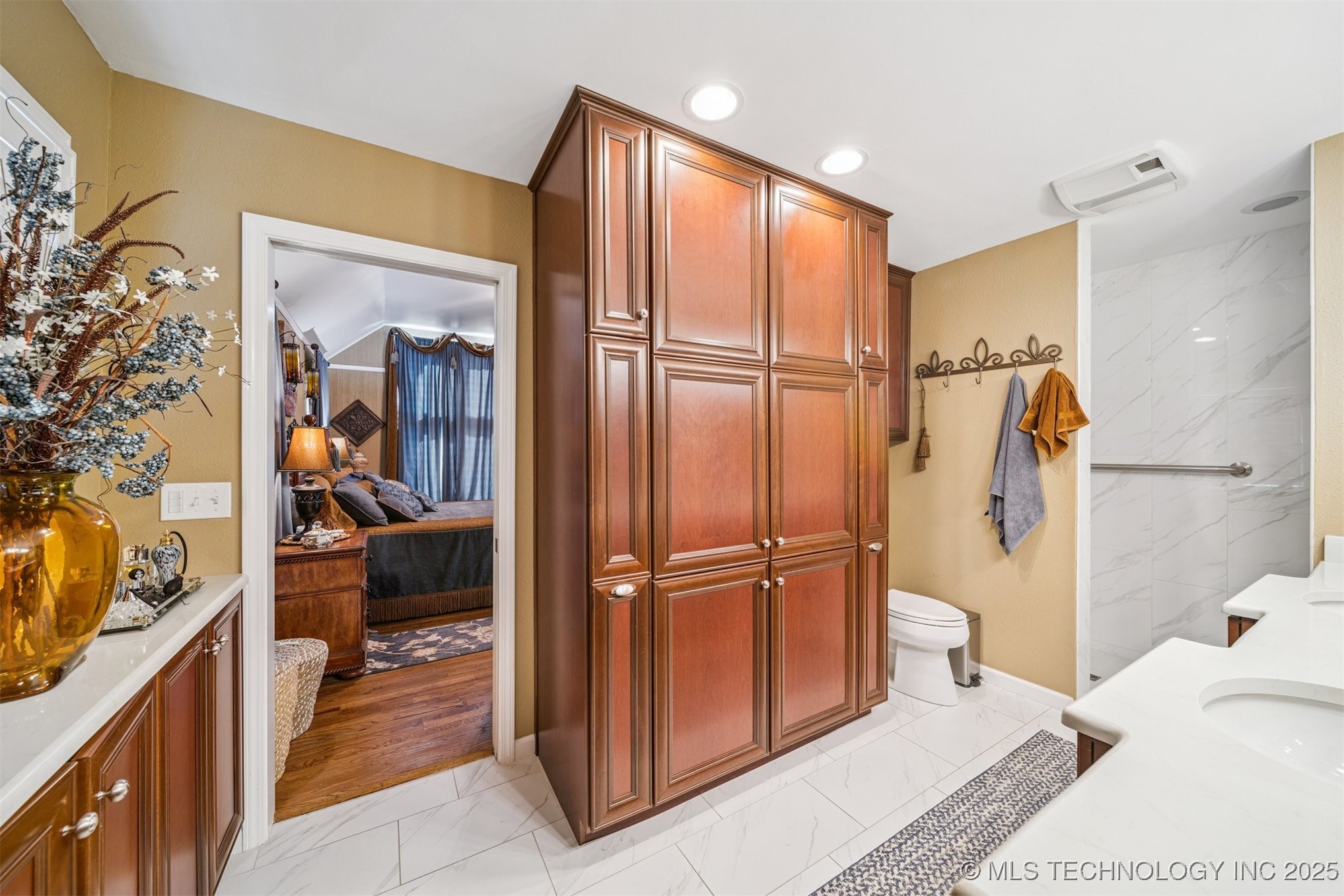 2131 E 31 Street Property Photo 29