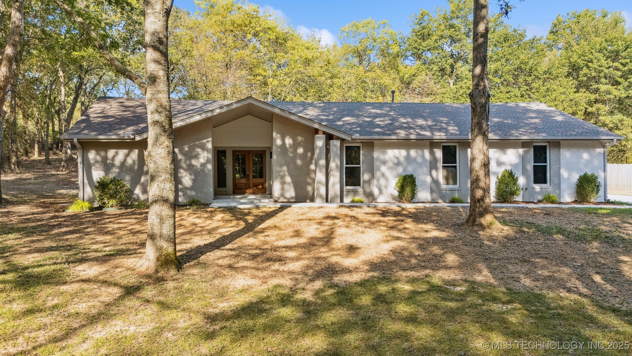 7624 S 230th East Avenue Property Photo 1