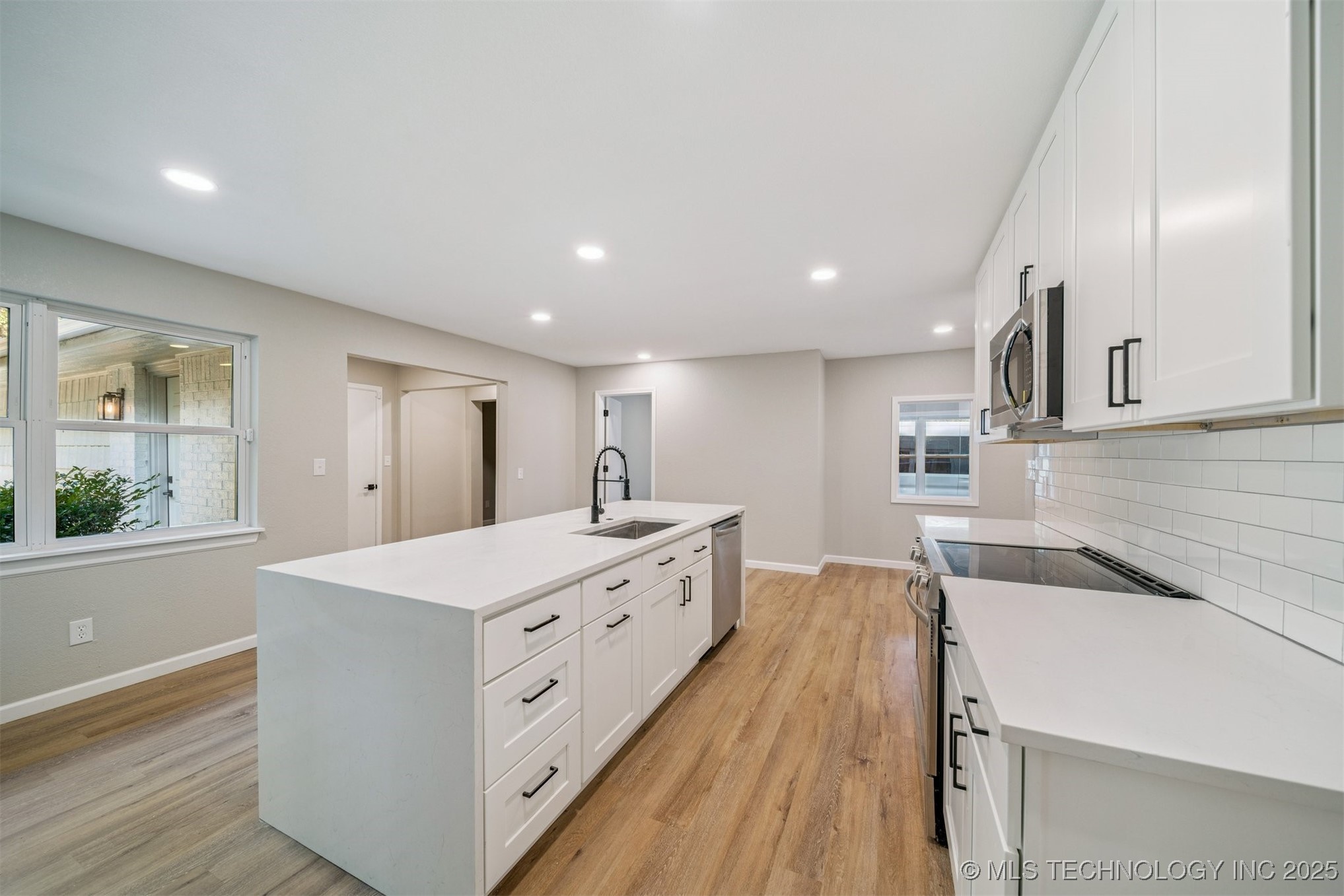 7624 S 230th East Avenue Property Photo 6