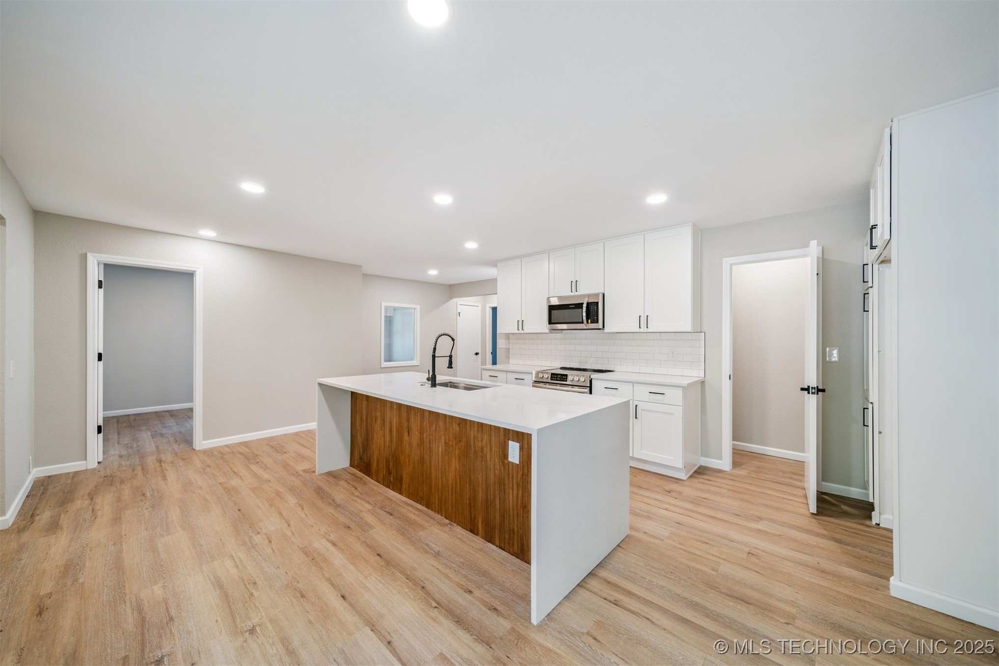 7624 S 230th East Avenue Property Photo 7