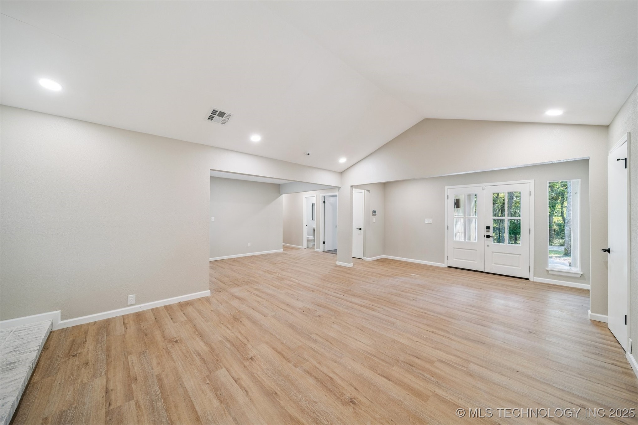 7624 S 230th East Avenue Property Photo 10