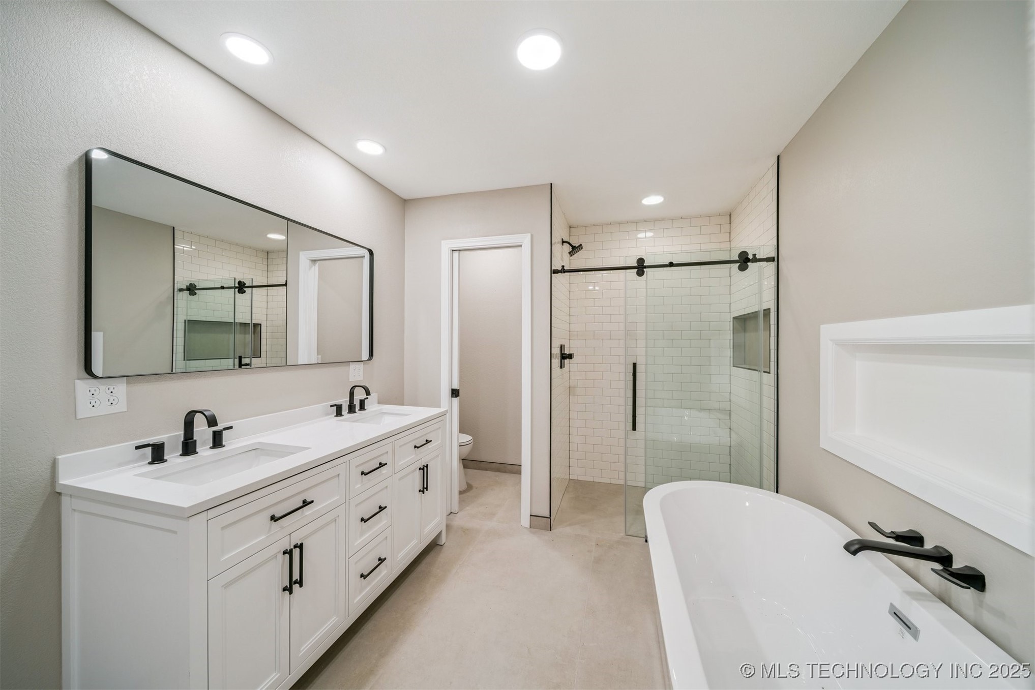 7624 S 230th East Avenue Property Photo 15