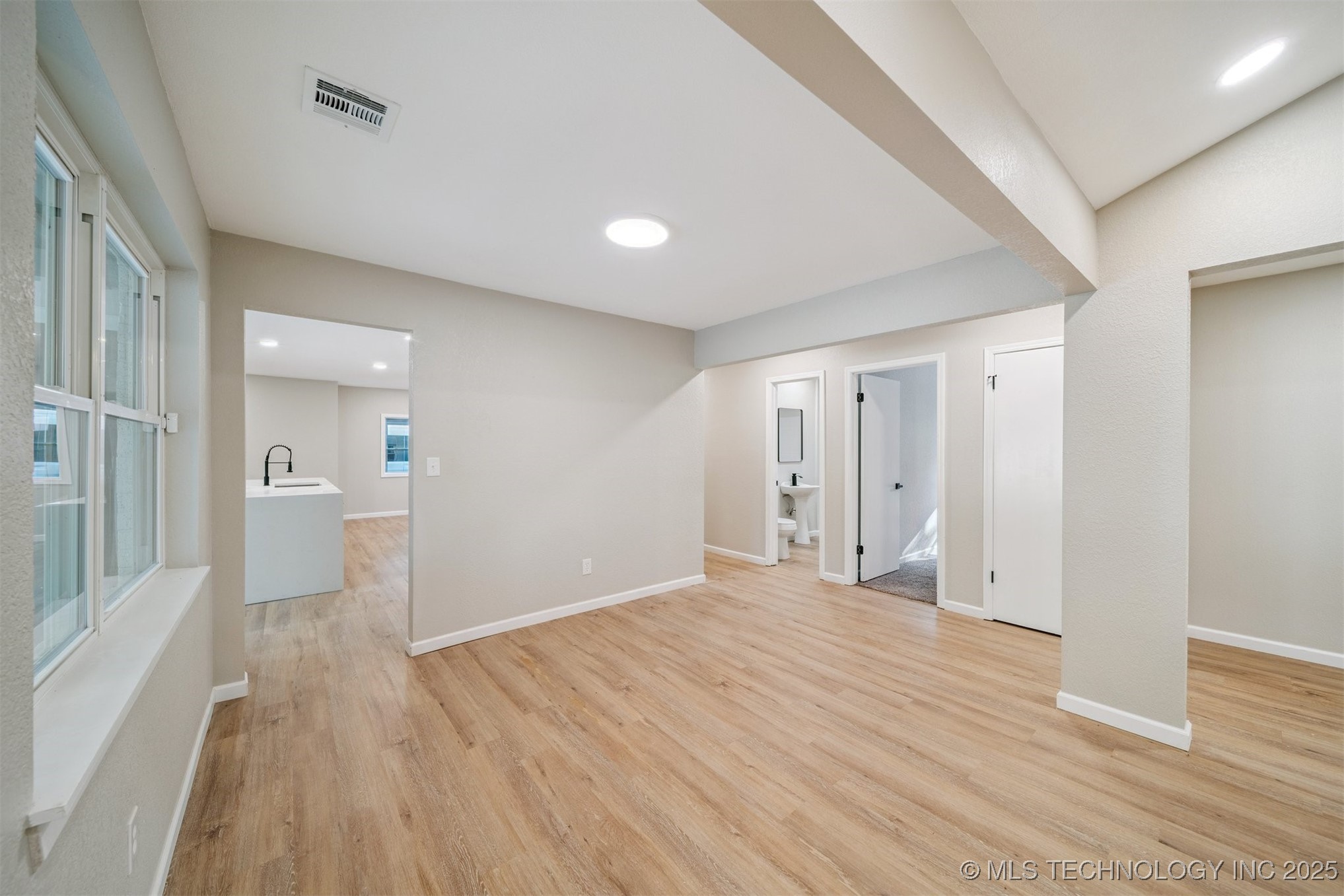 7624 S 230th East Avenue Property Photo 18