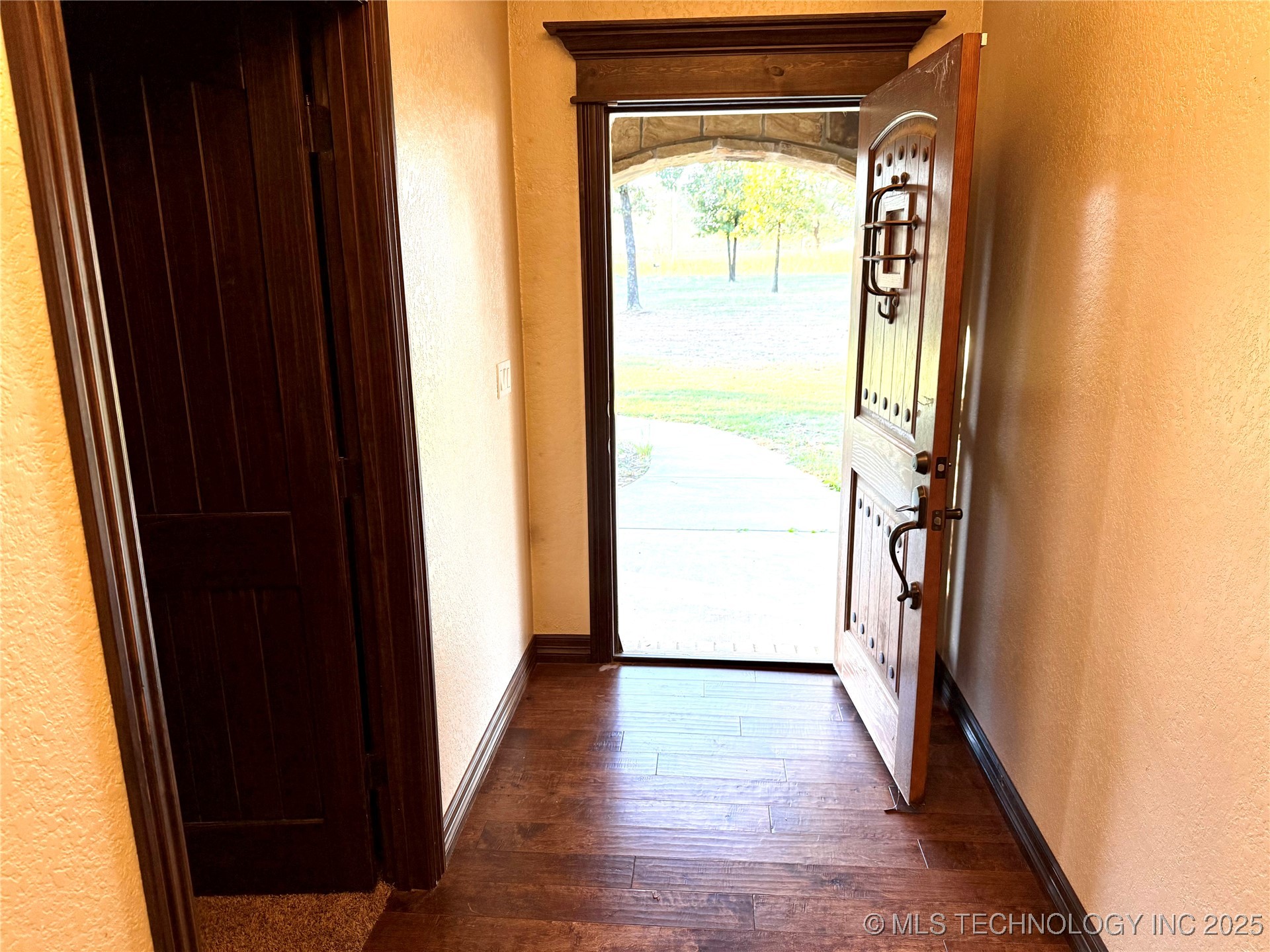 427996 E 1050 Rd Road Property Photo 12