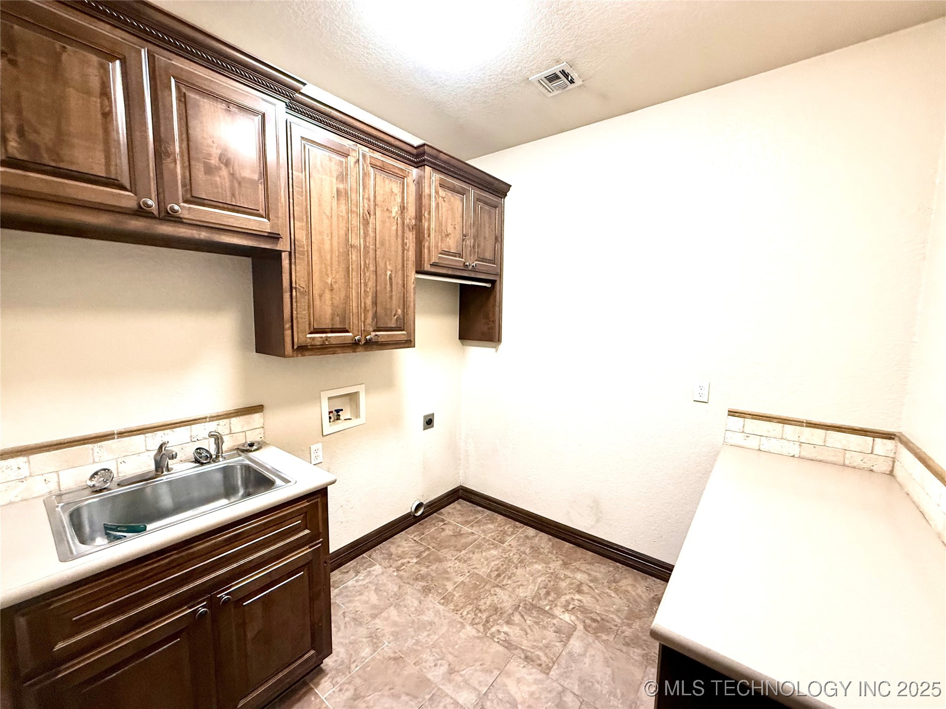 427996 E 1050 Rd Road Property Photo 25