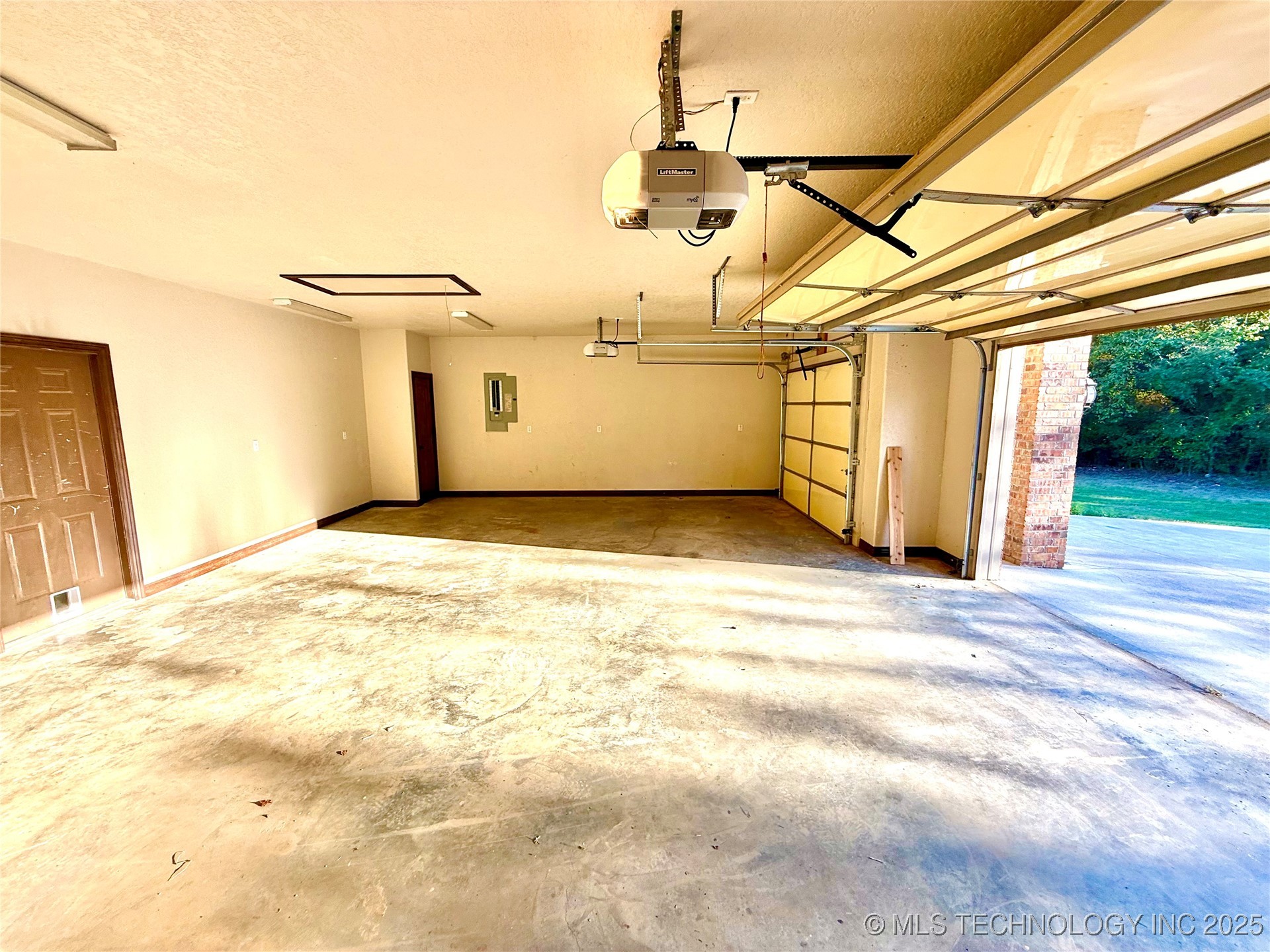 427996 E 1050 Rd Road Property Photo 28