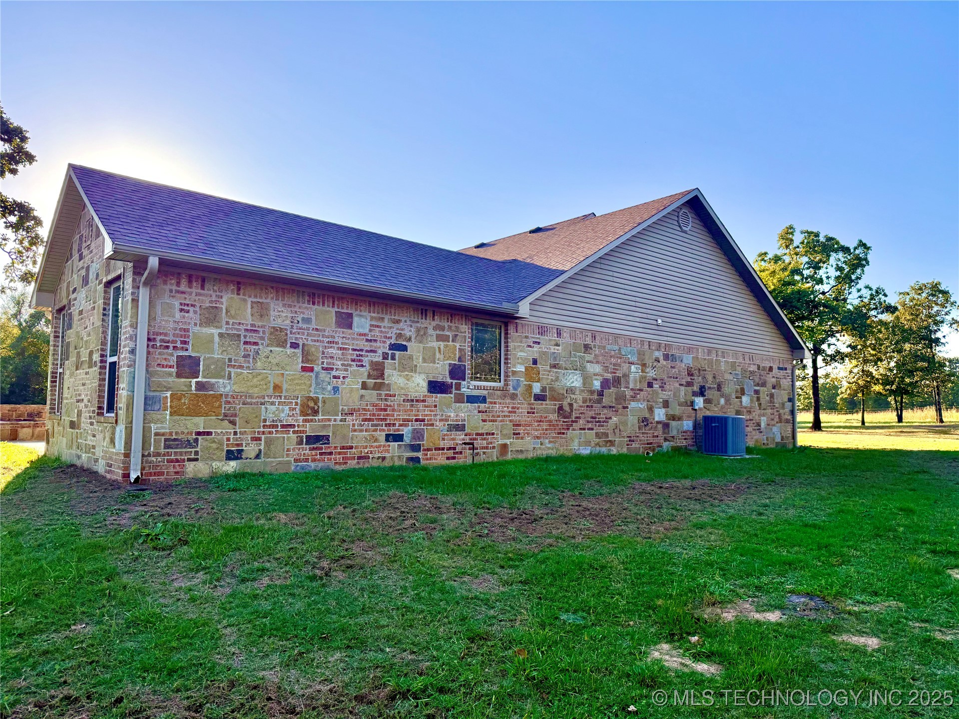 427996 E 1050 Rd Road Property Photo 46