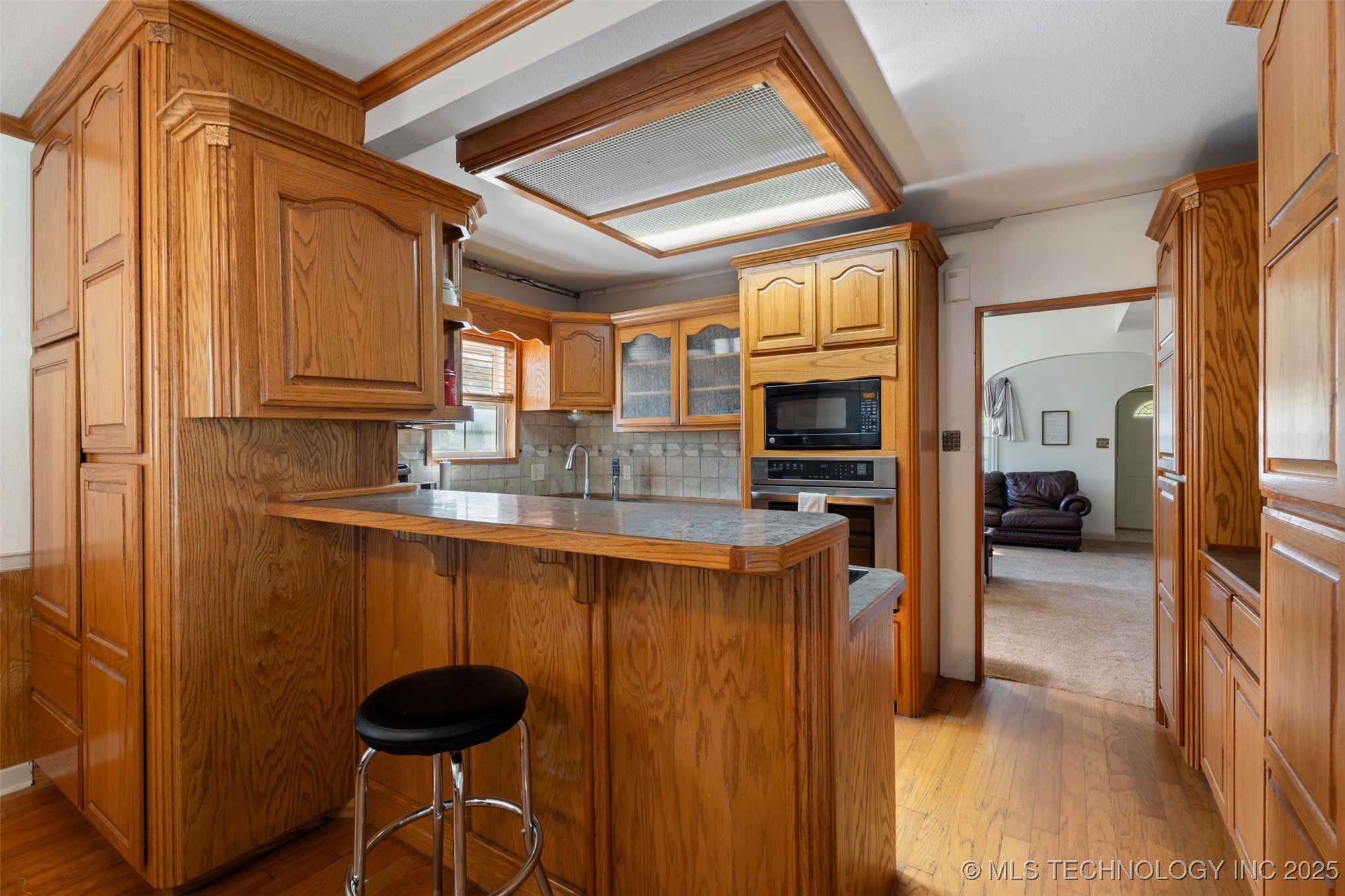 320 W Tahlequah Property Photo 9