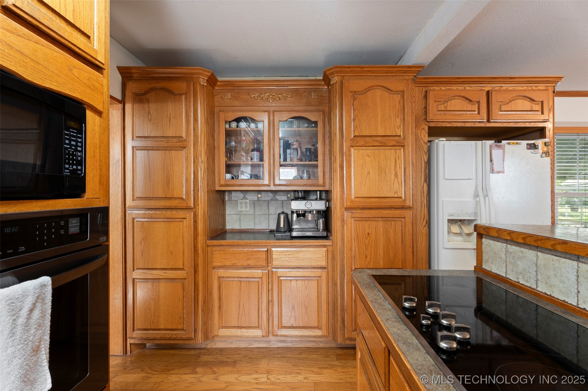 320 W Tahlequah Property Photo 10