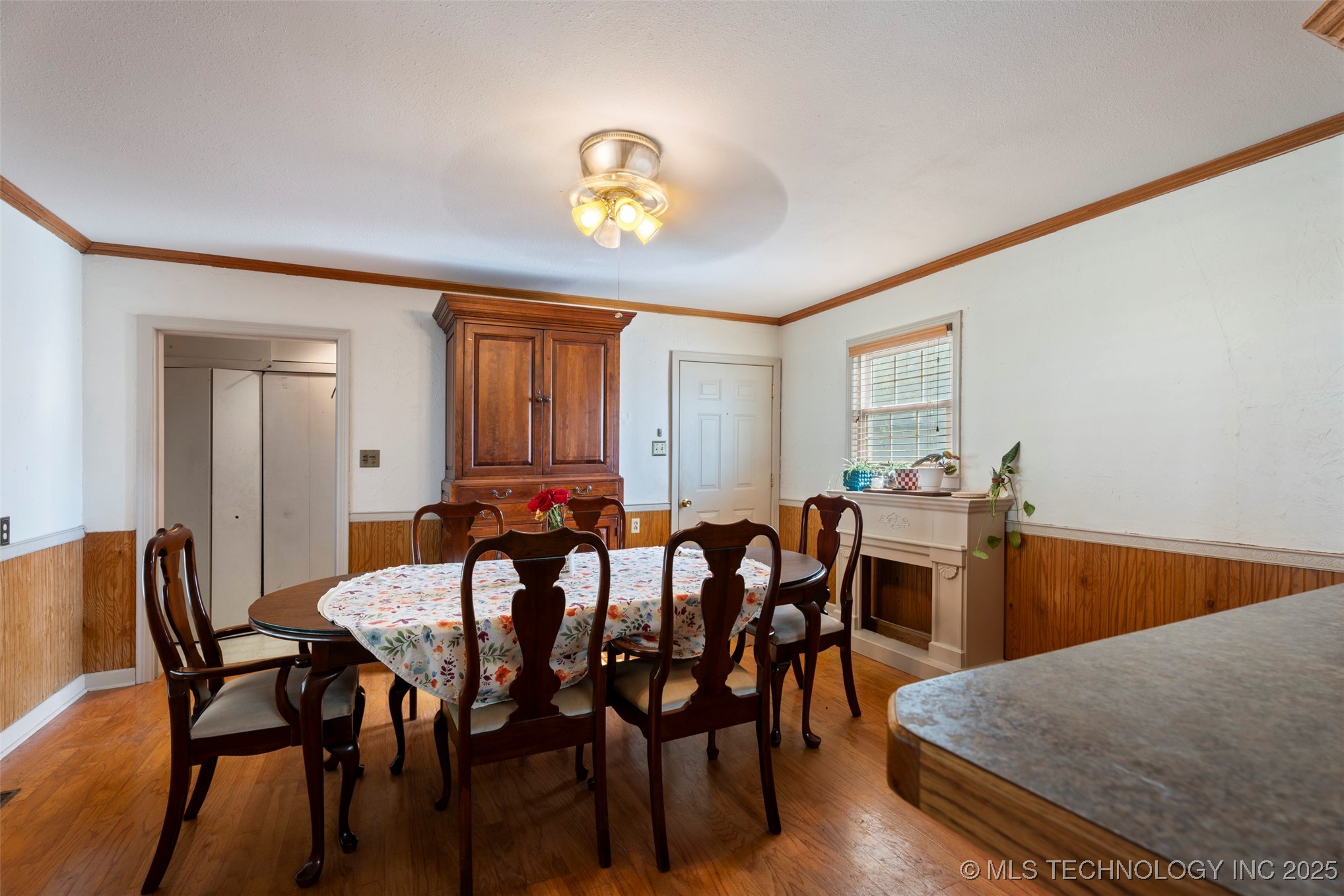 320 W Tahlequah Property Photo 11