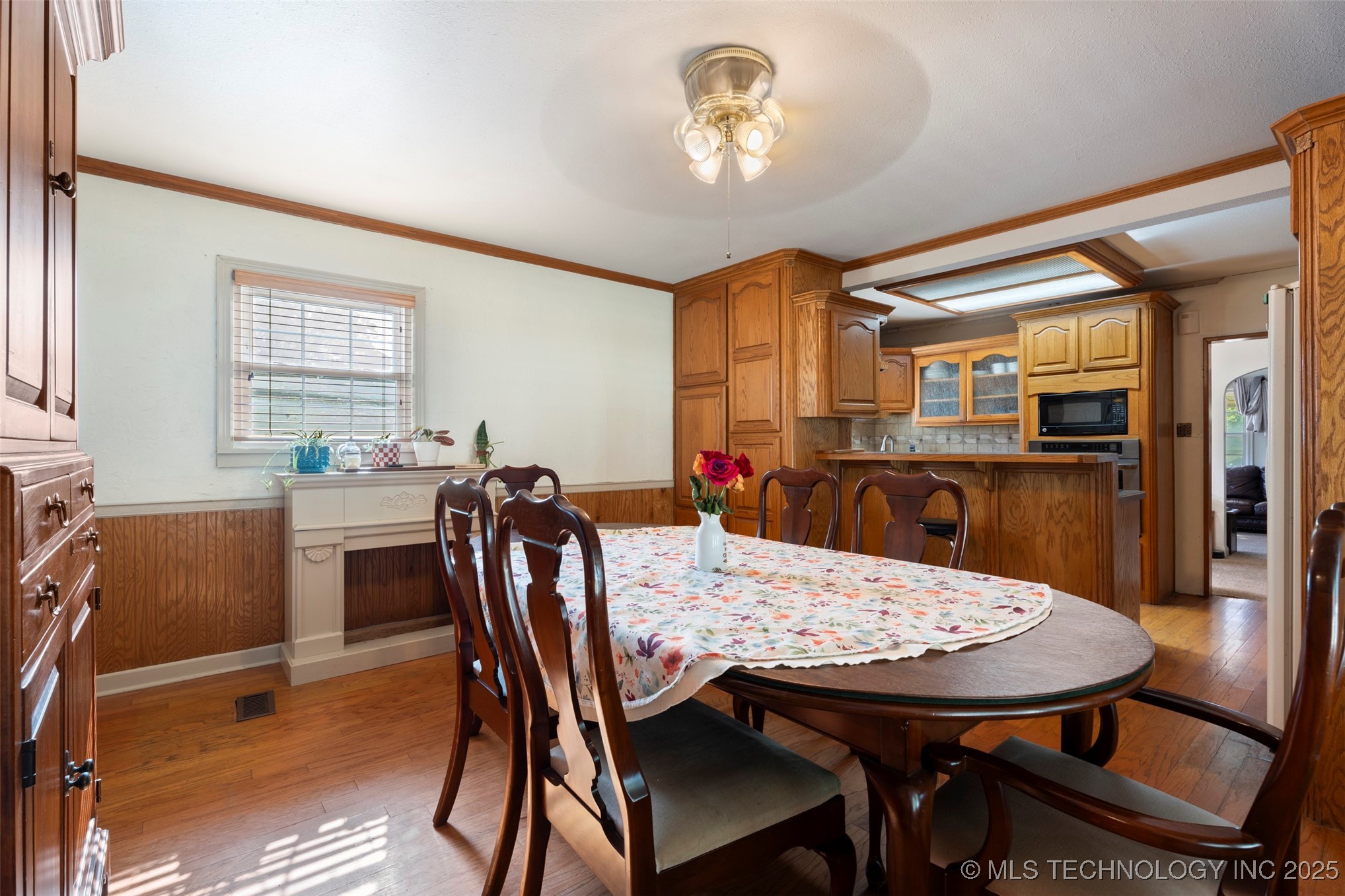 320 W Tahlequah Property Photo 12