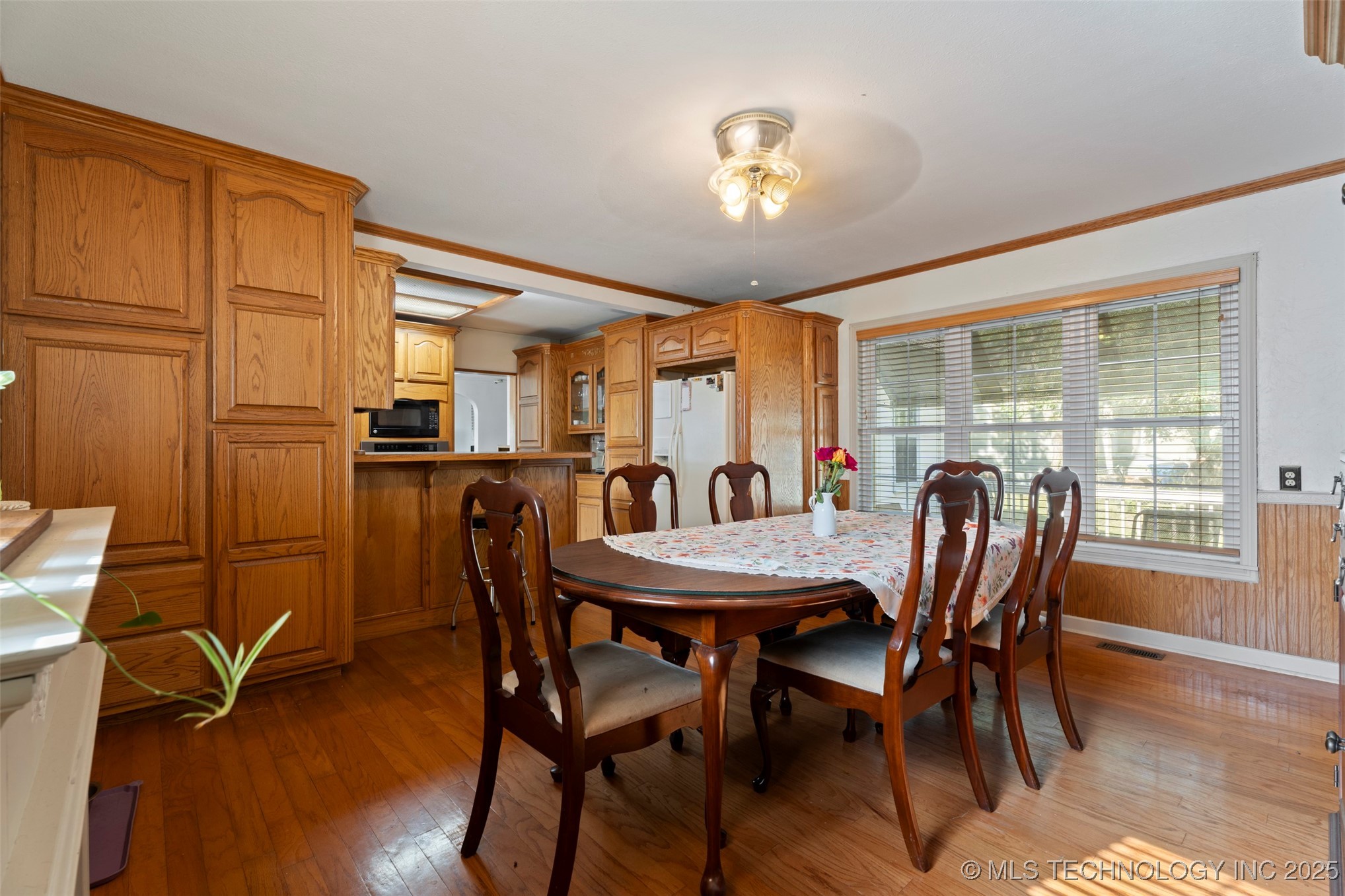 320 W Tahlequah Property Photo 13