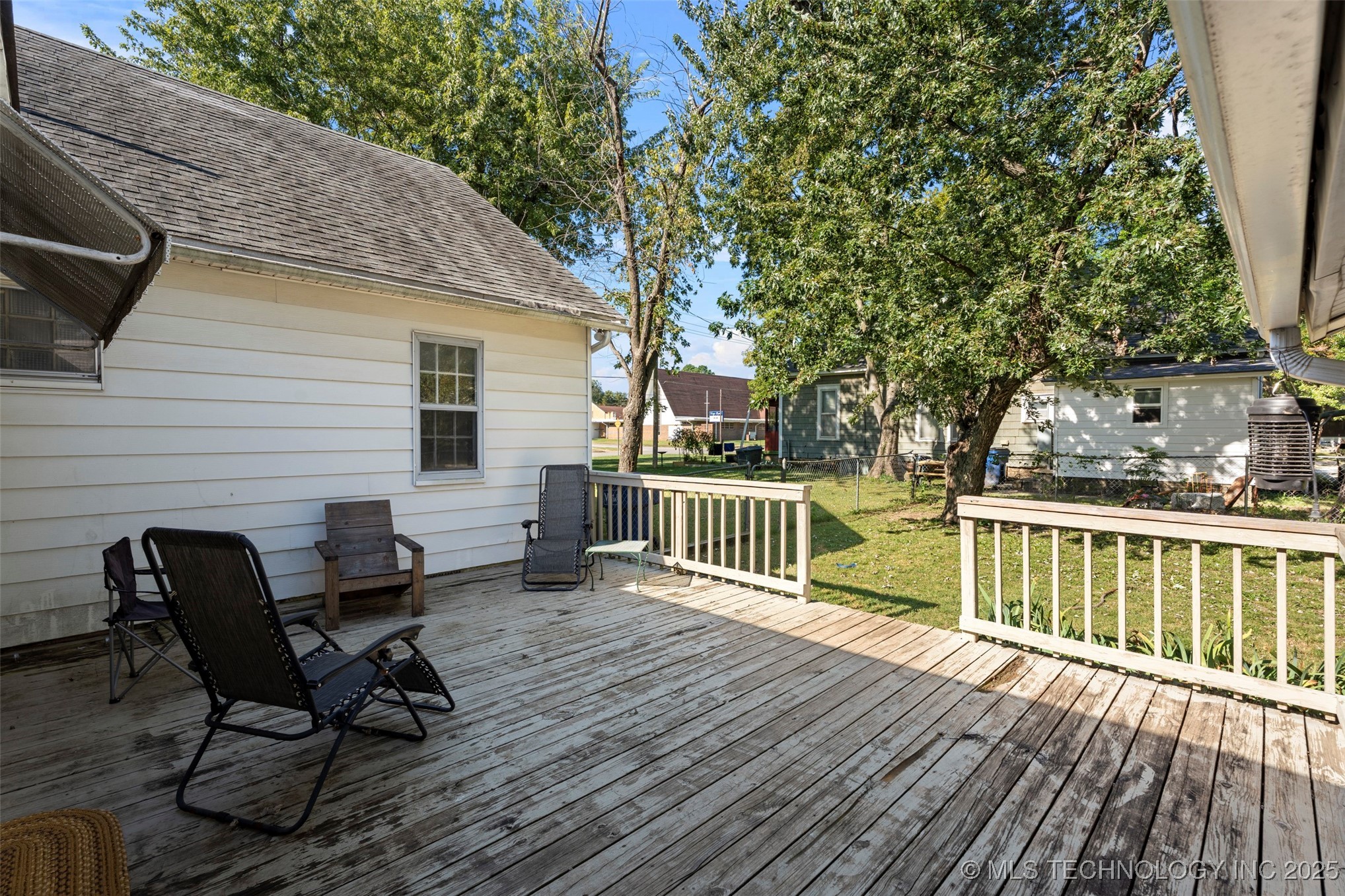 320 W Tahlequah Property Photo 25