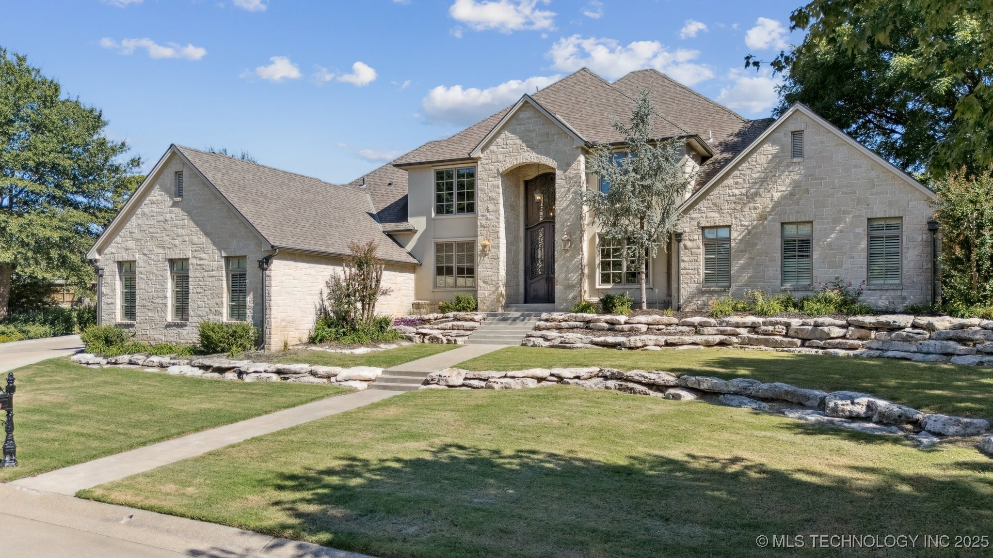 3633 E 104th Street Property Photo 2