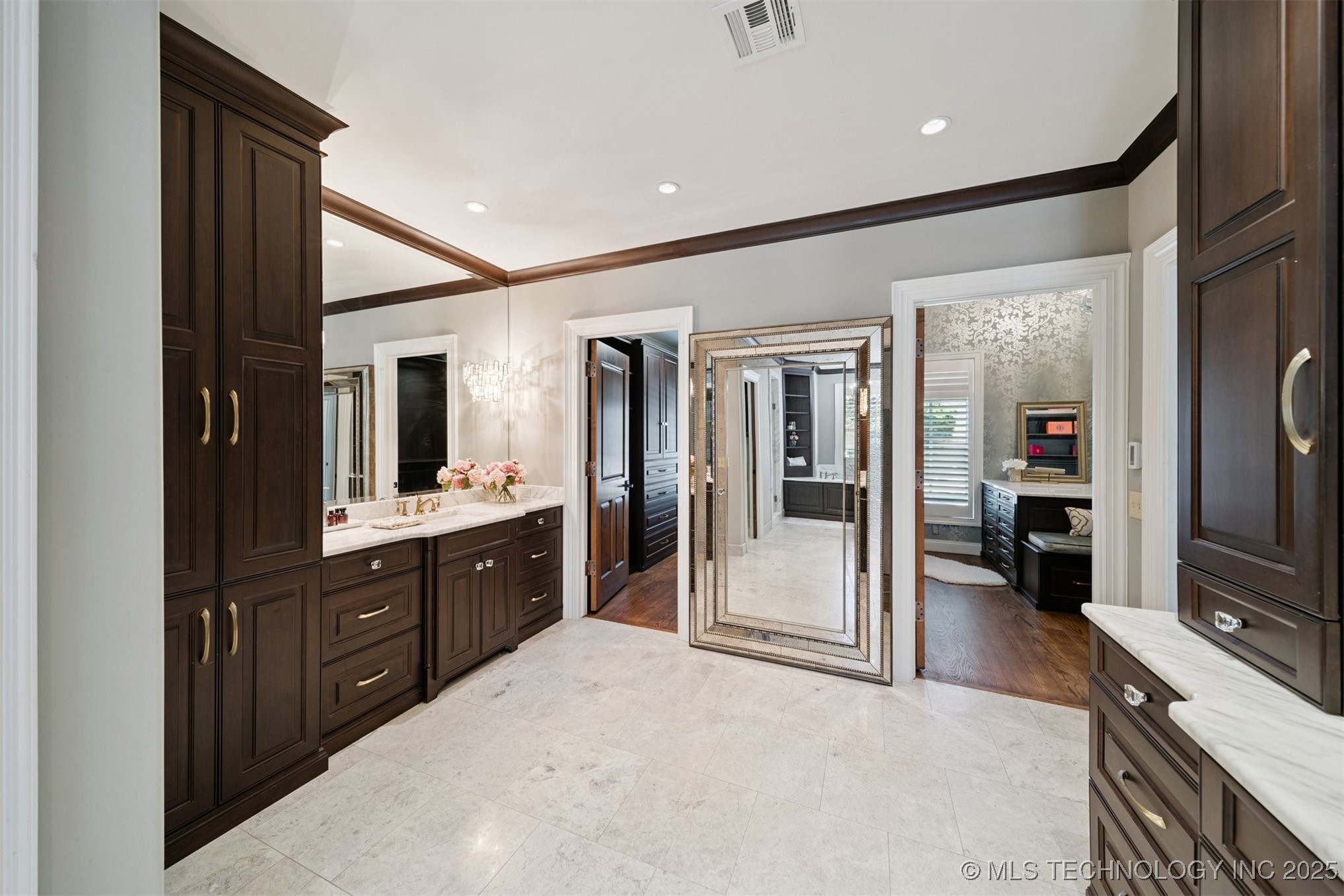 3633 E 104th Street Property Photo 25