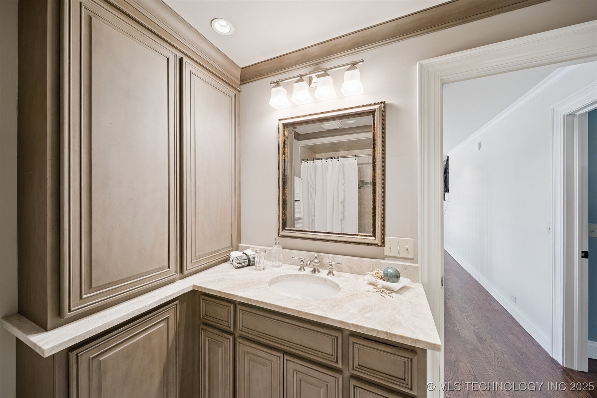 3633 E 104th Street Property Photo 58