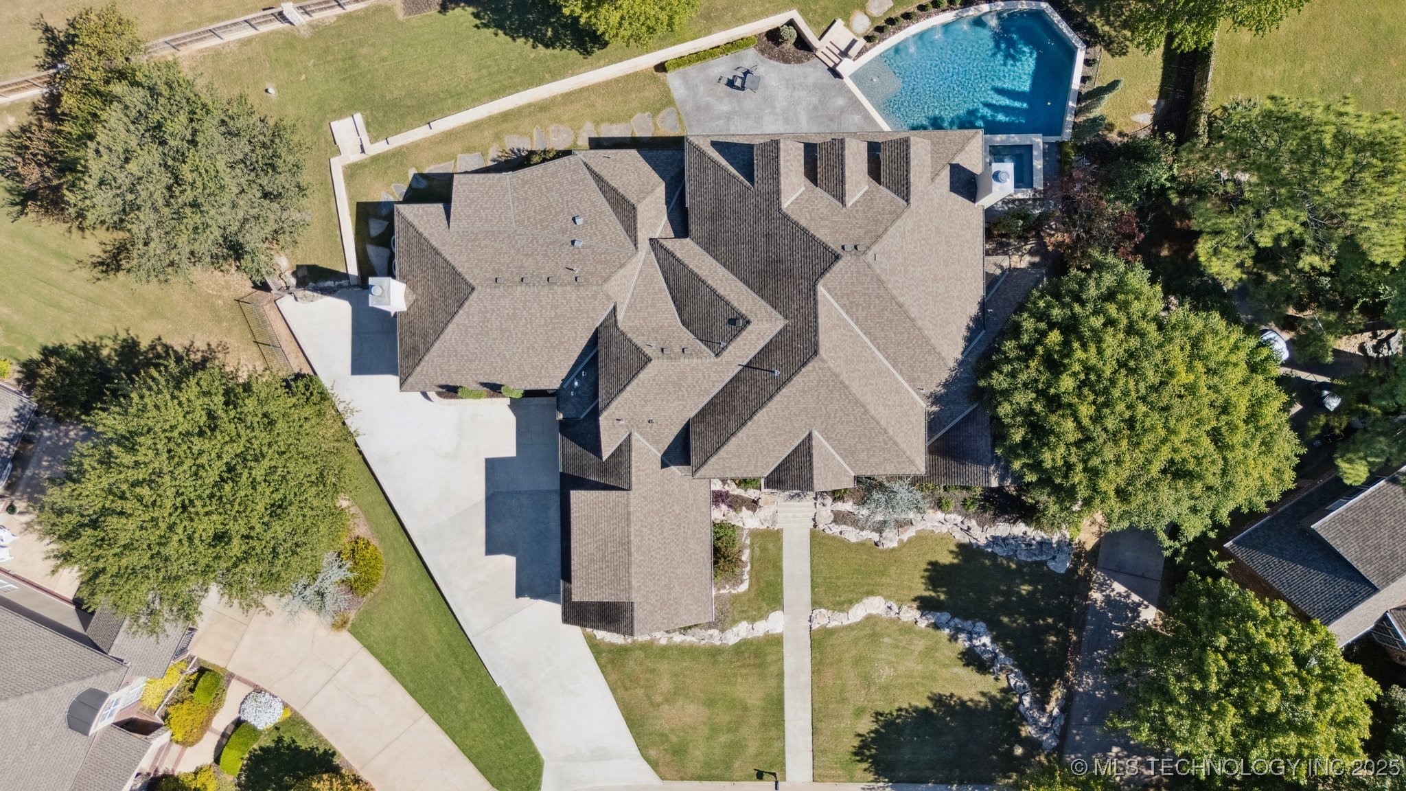 3633 E 104th Street Property Photo 93