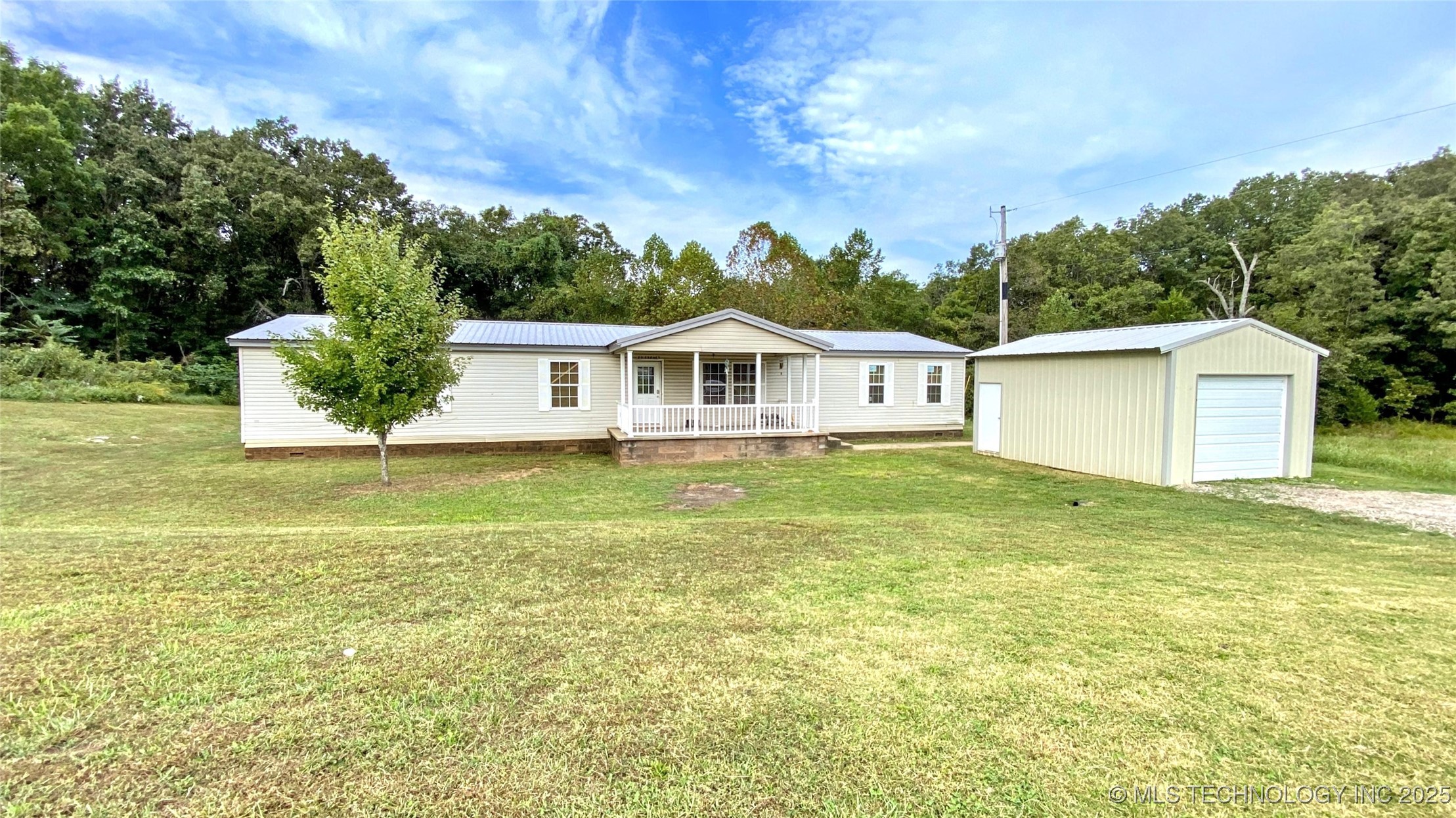 466698 Hwy 51 Property Photo 1