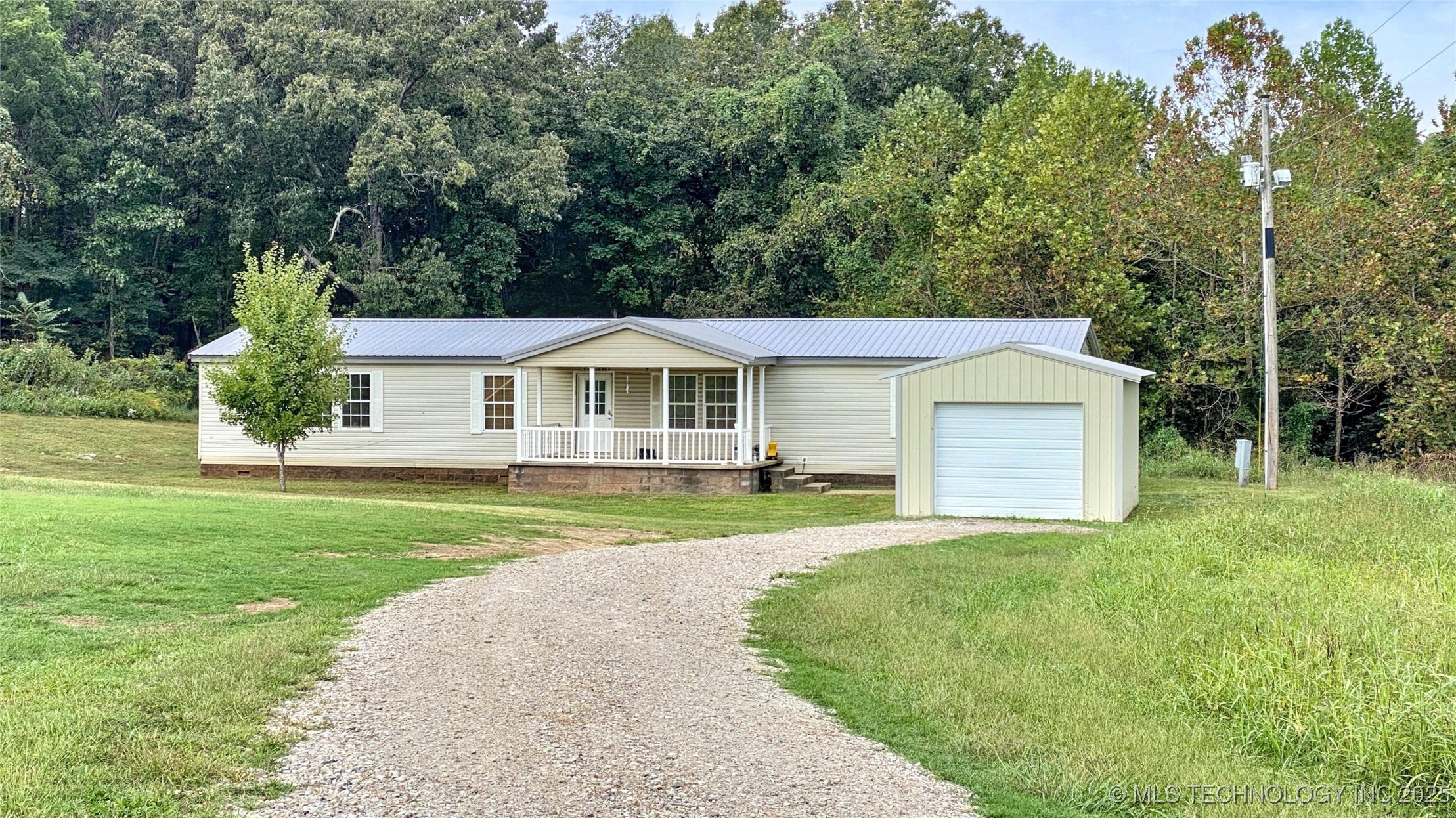 466698 Hwy 51 Property Photo 33