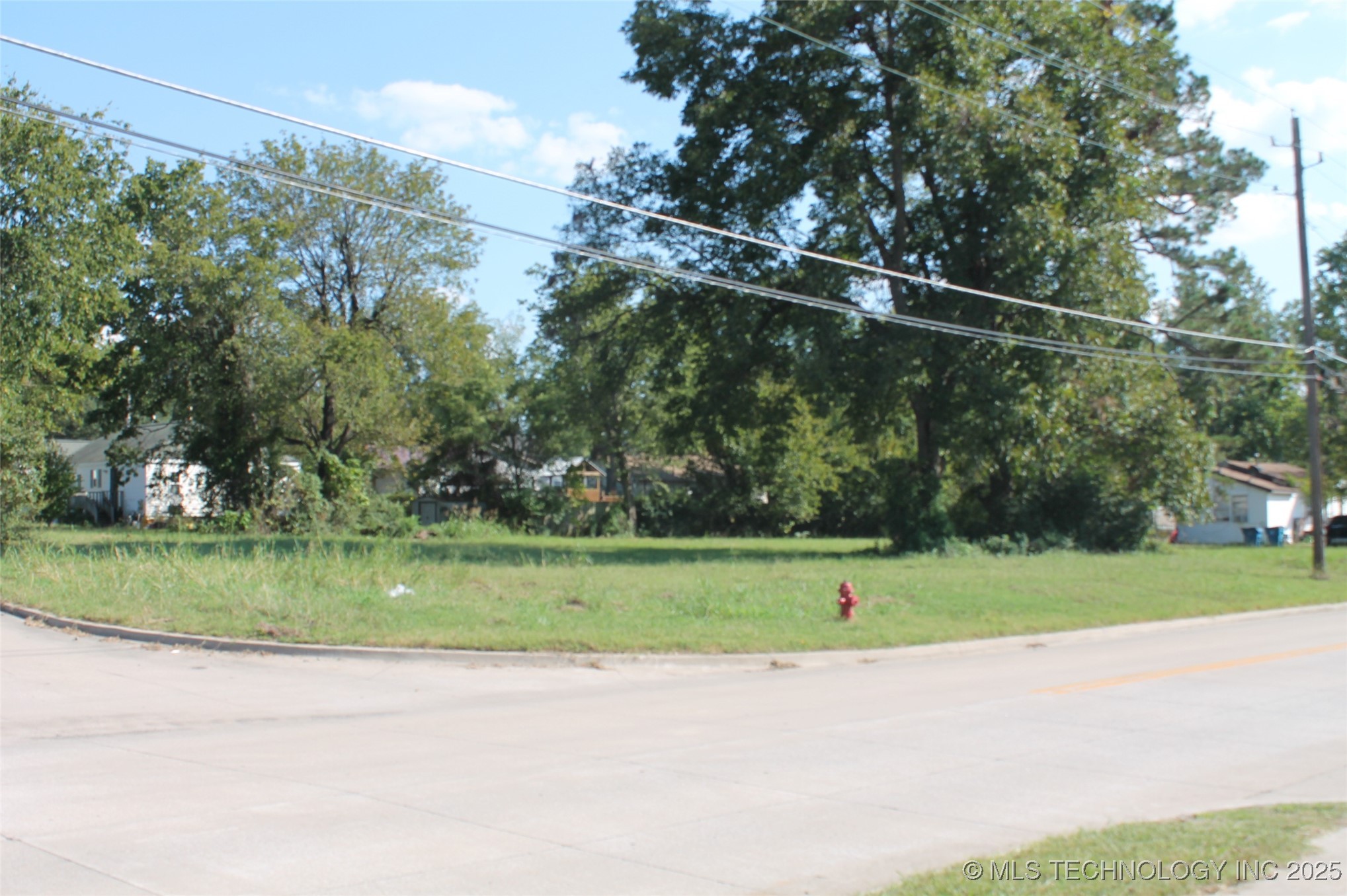 1300 S 2nd Property Photo 3