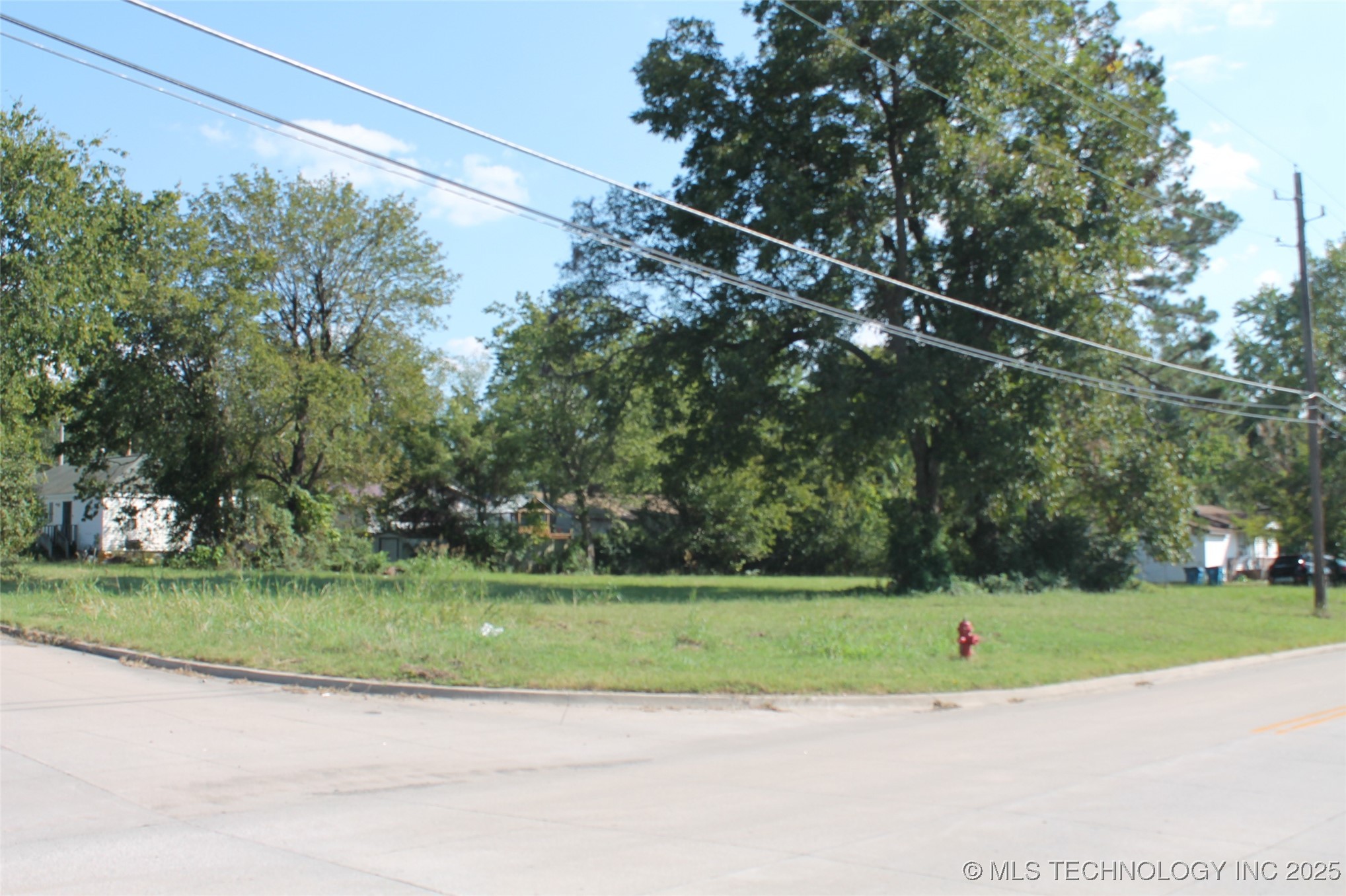 1300 S 2nd Property Photo 5