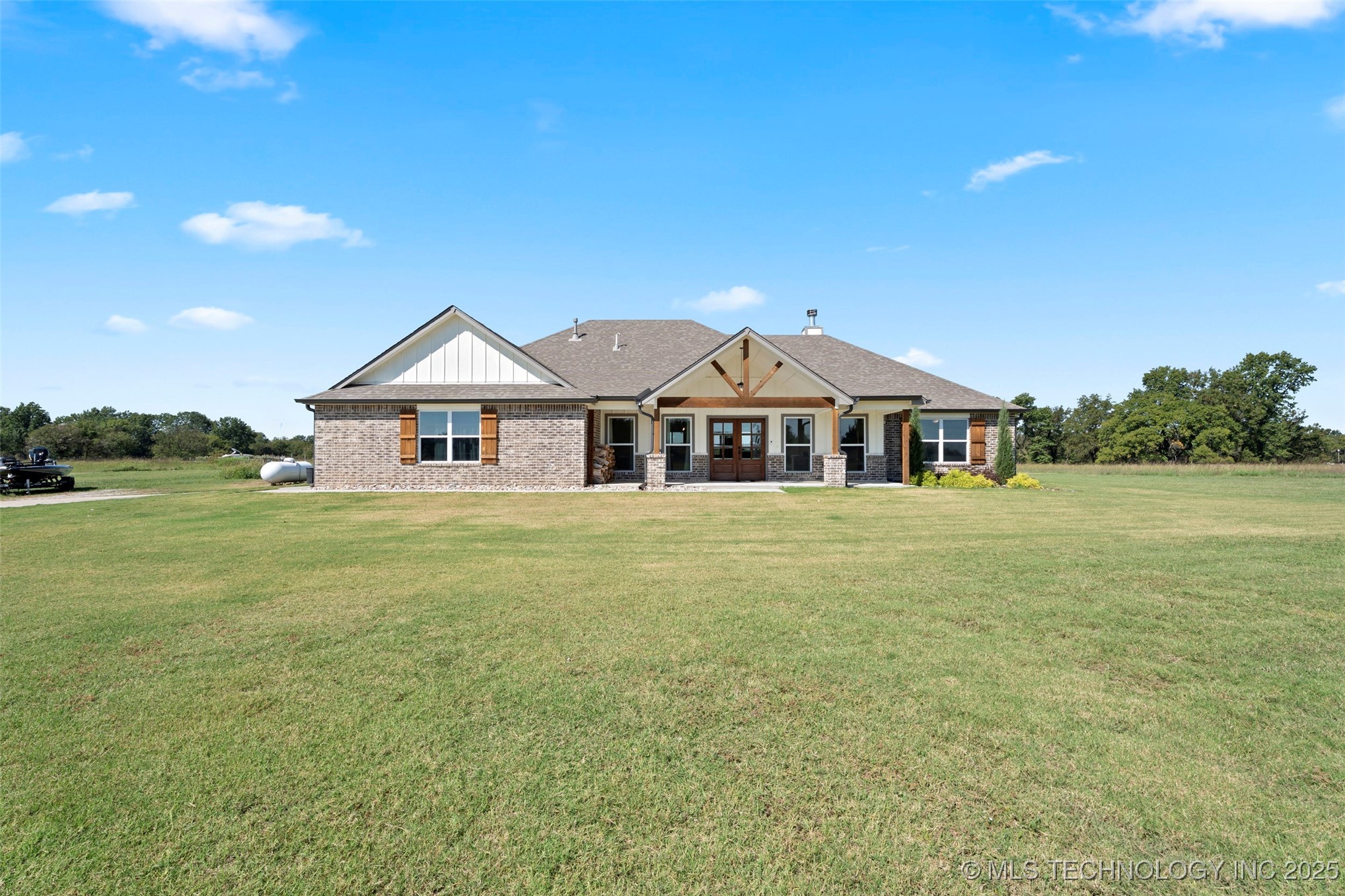 11890 S 4050 Road Property Photo 2