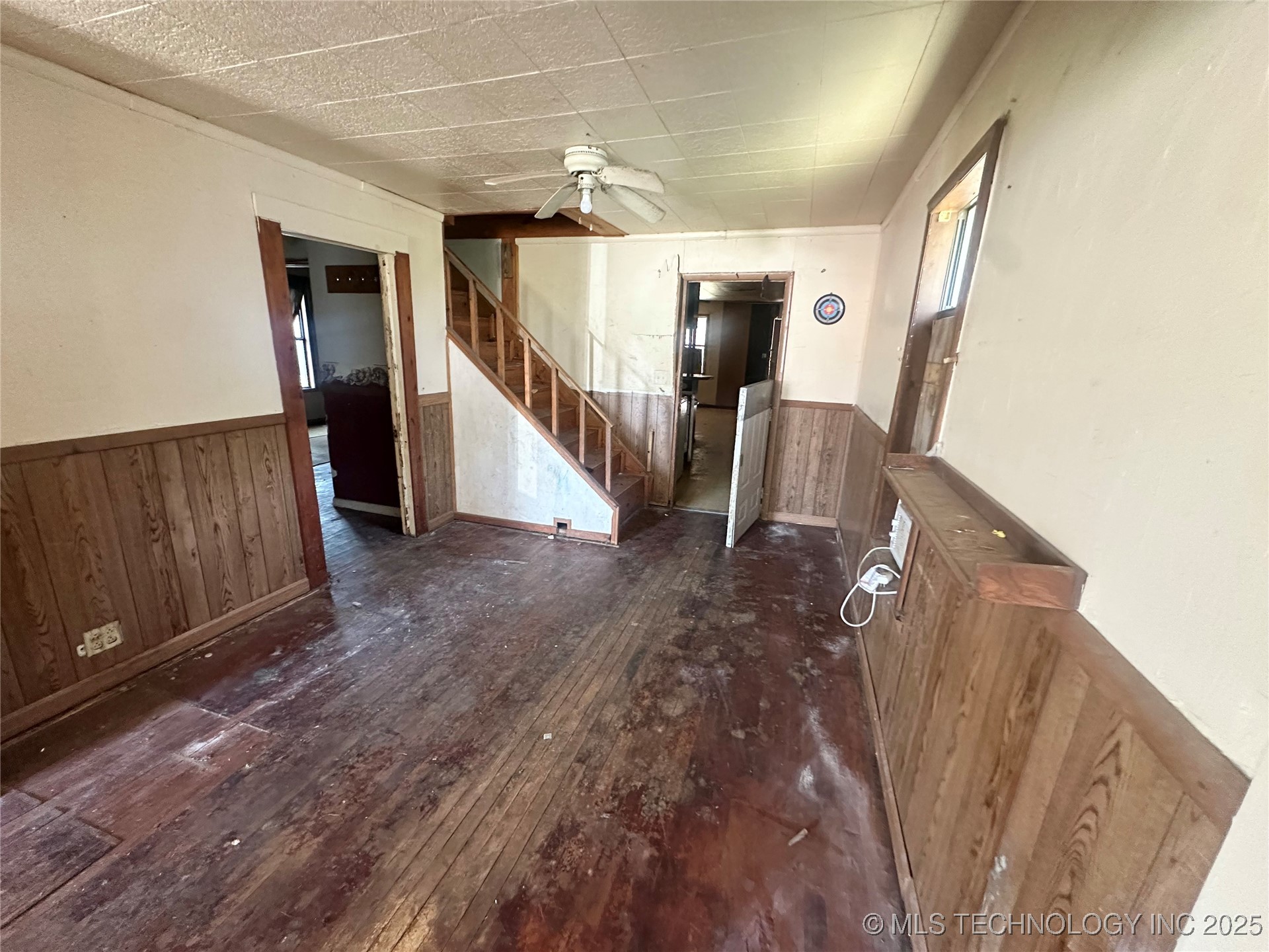 515 W 5th Property Photo 5