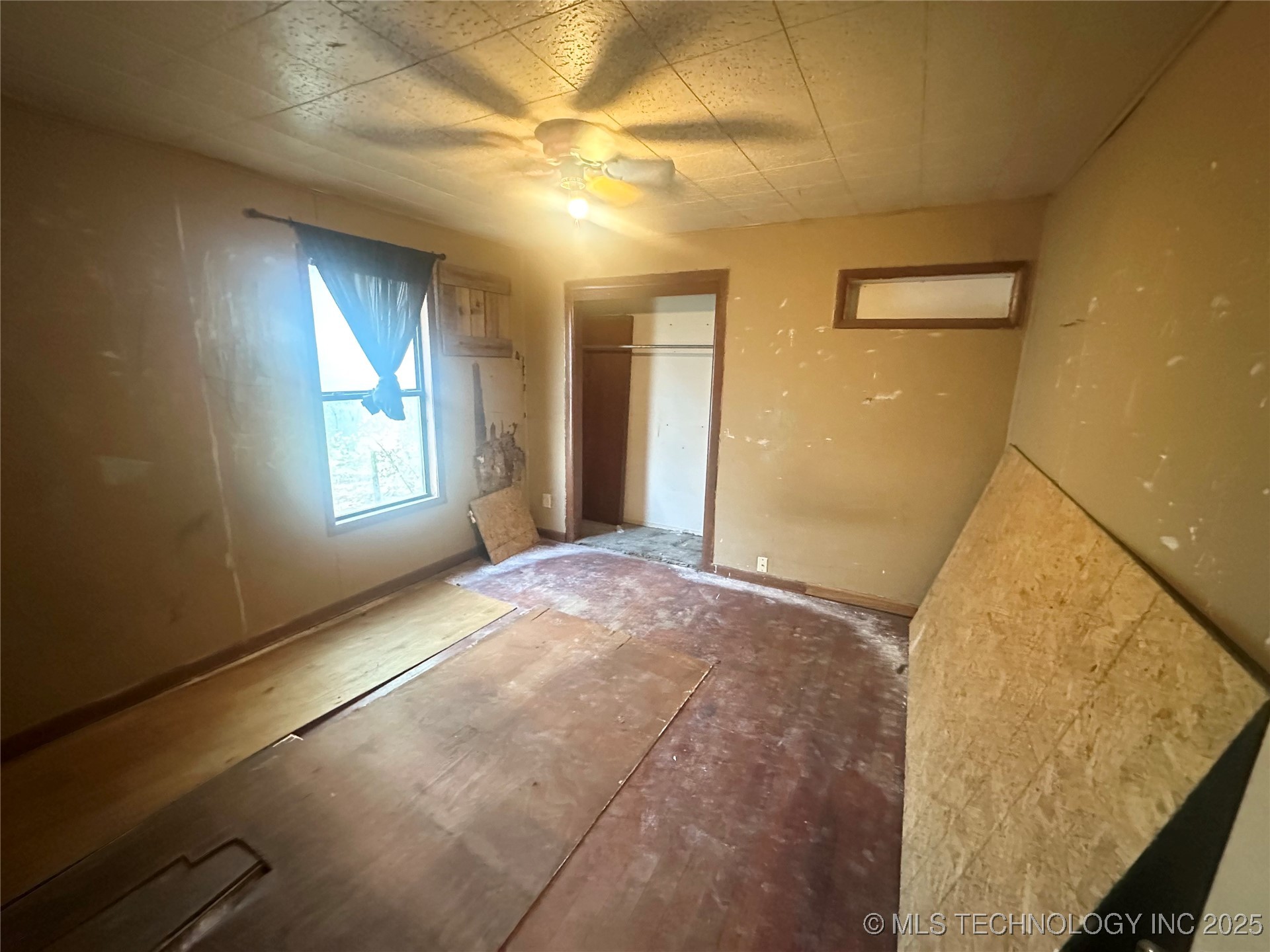 515 W 5th Property Photo 7