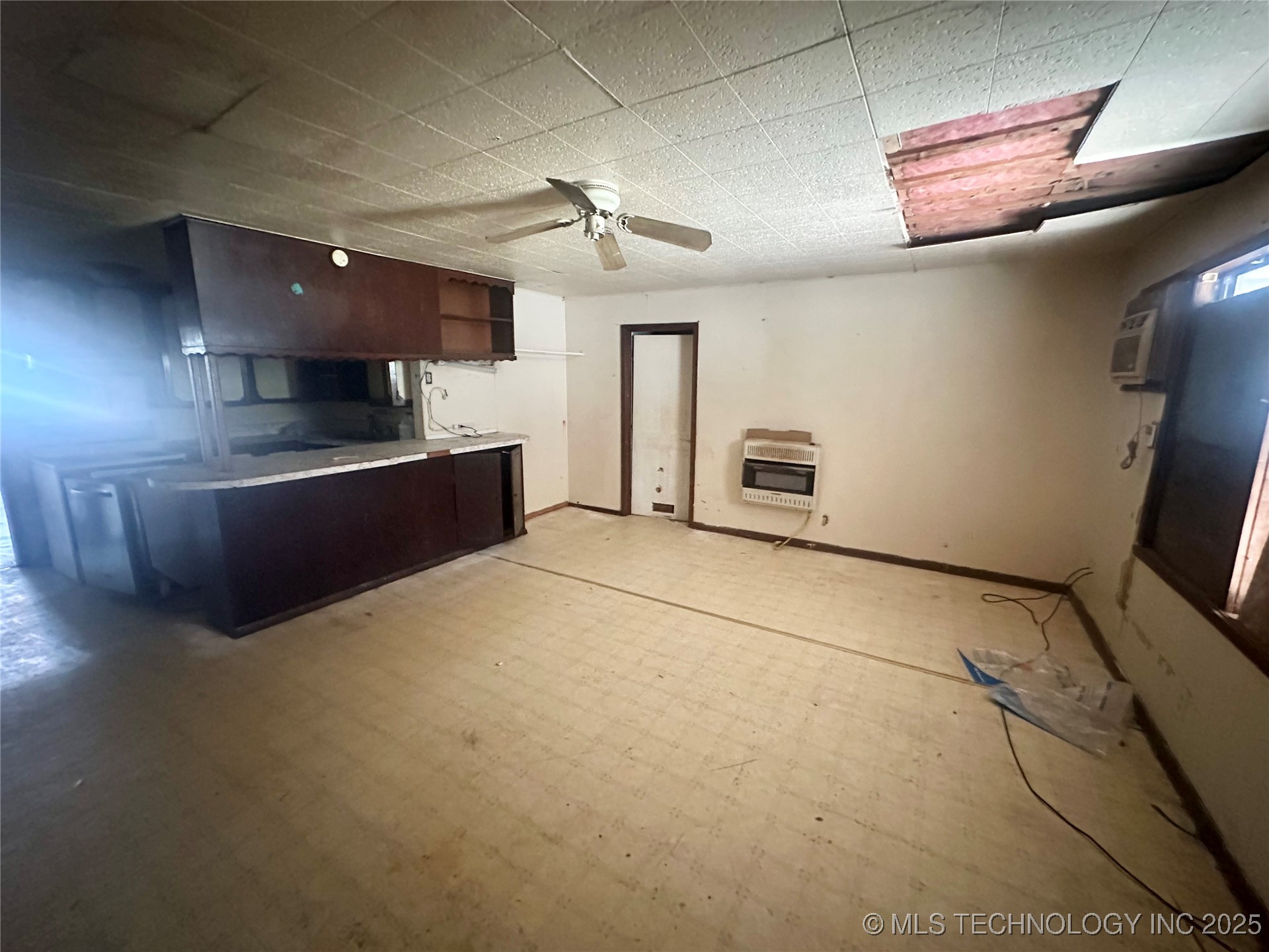 515 W 5th Property Photo 15