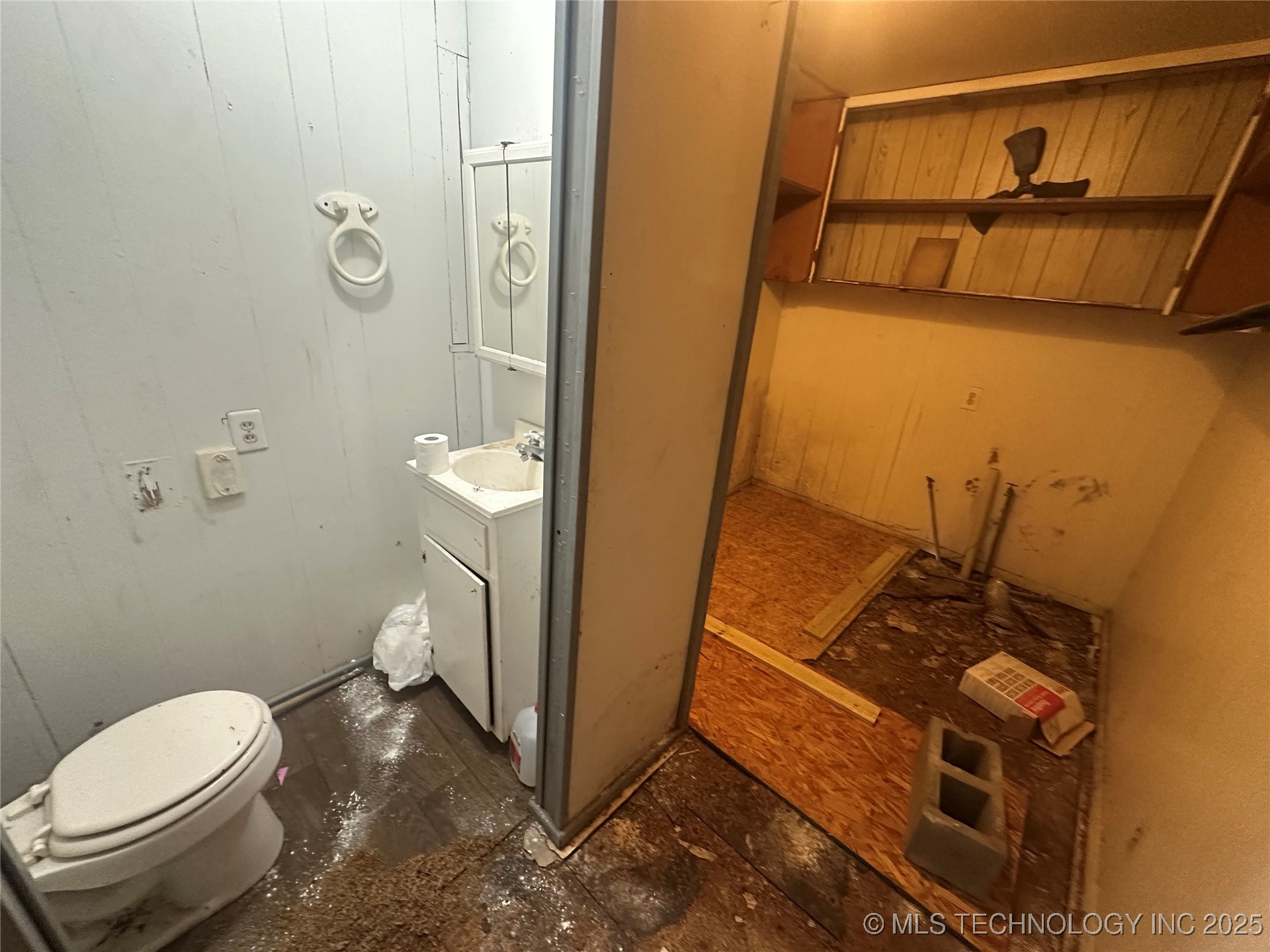 515 W 5th Property Photo 19