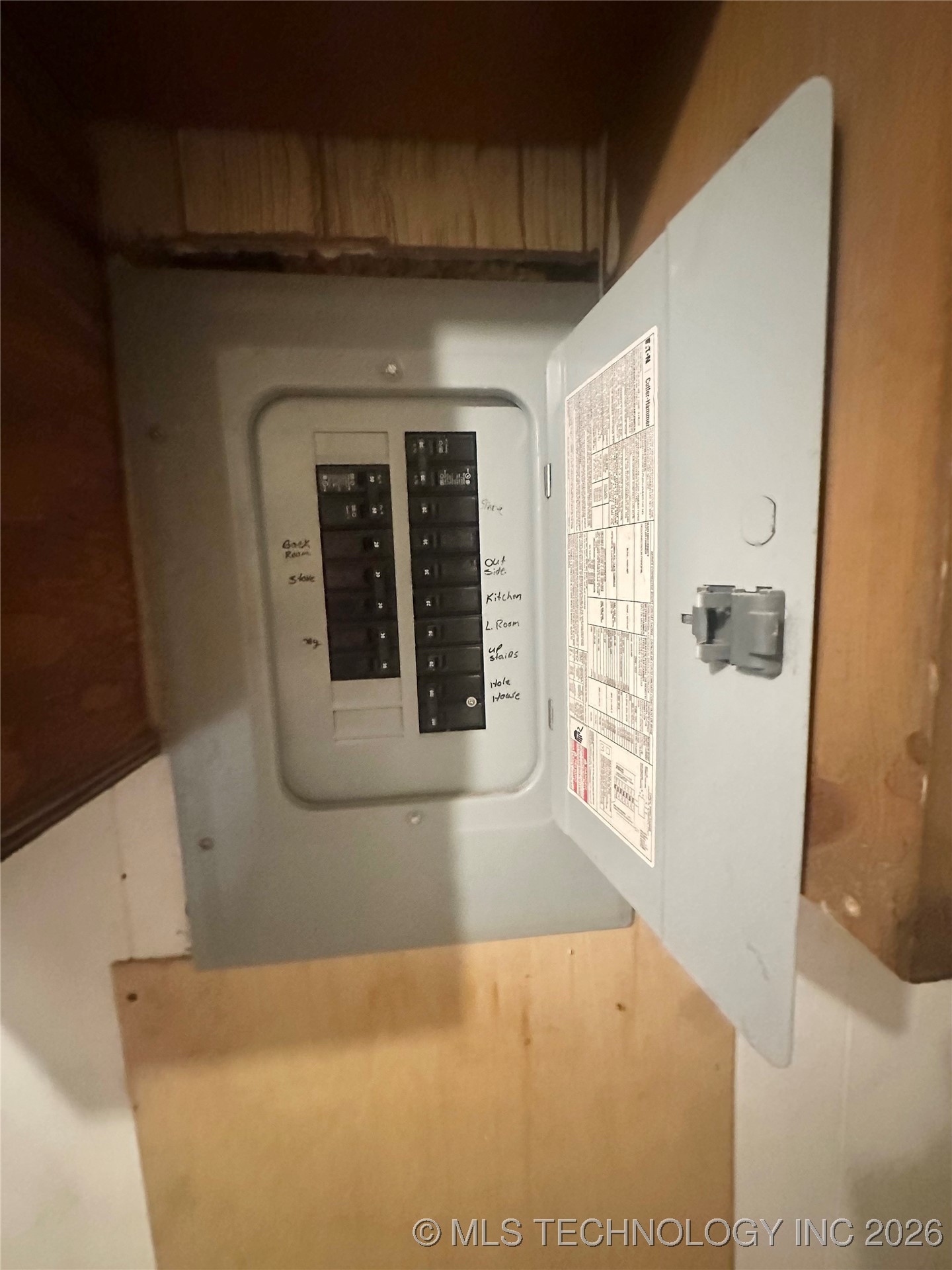 515 W 5th Property Photo 20