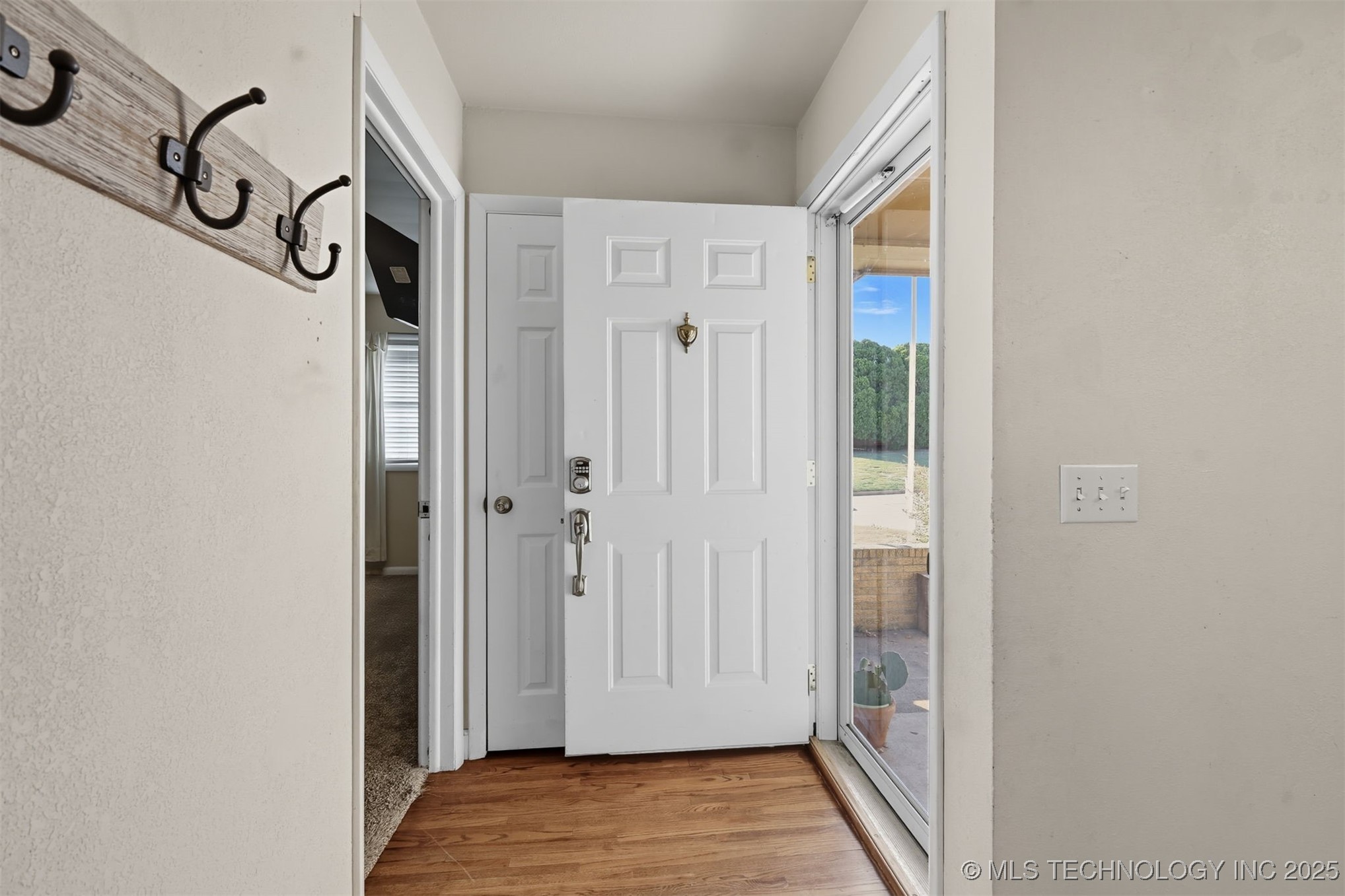 305 N 7th Avenue Property Photo 3