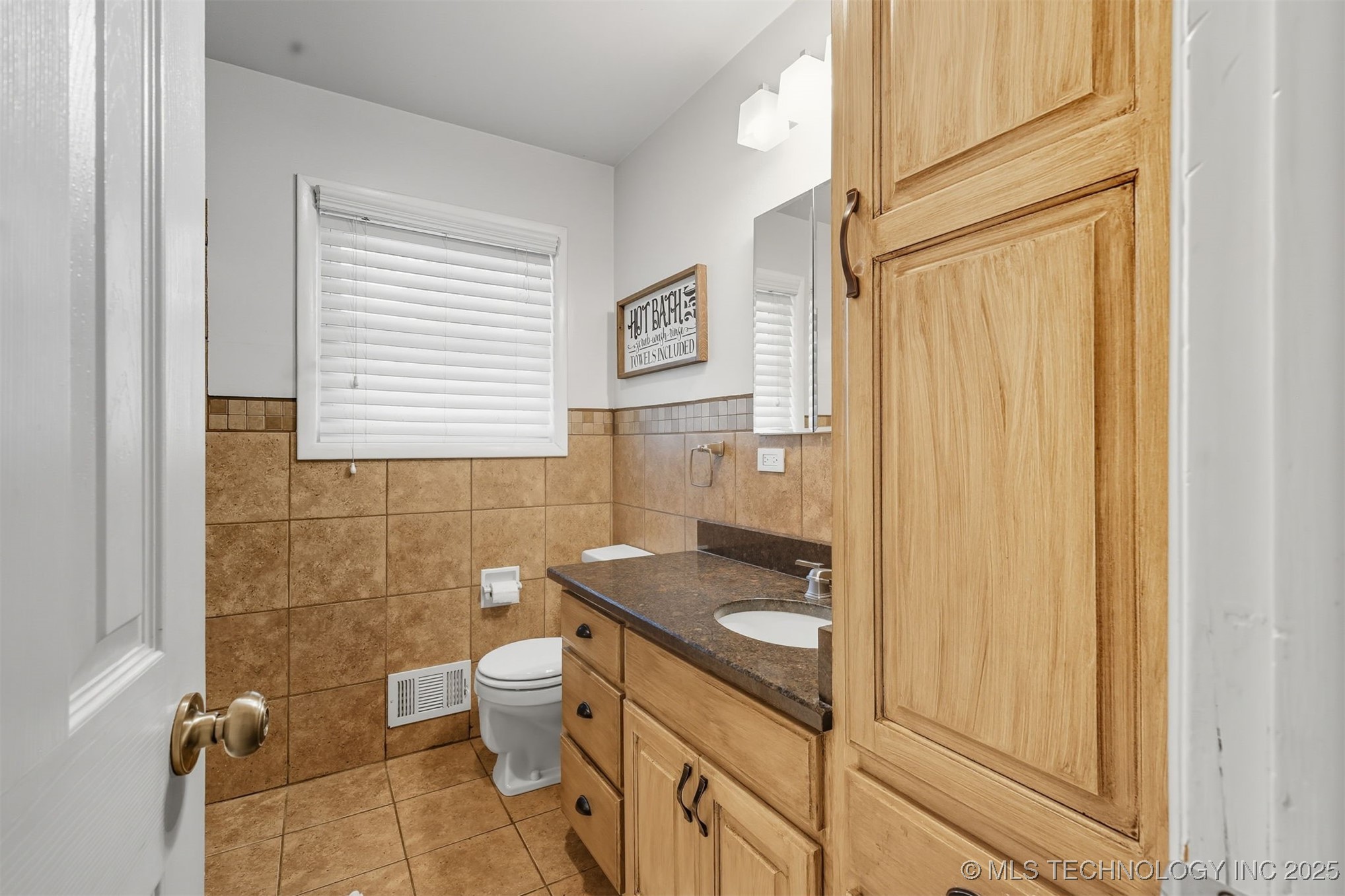 305 N 7th Avenue Property Photo 4