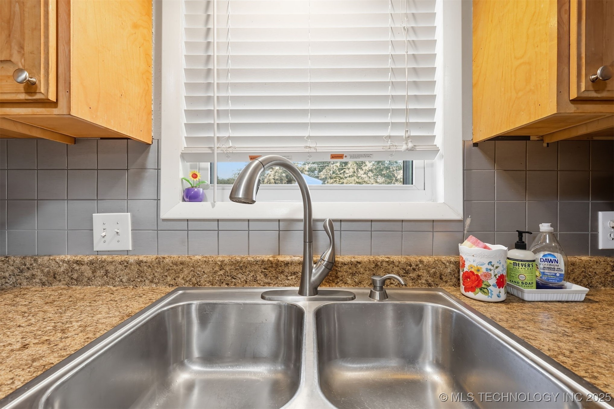 305 N 7th Avenue Property Photo 8