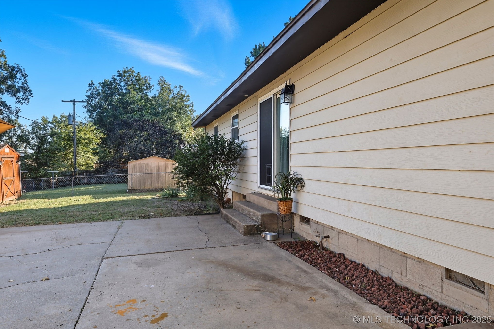 305 N 7th Avenue Property Photo 18