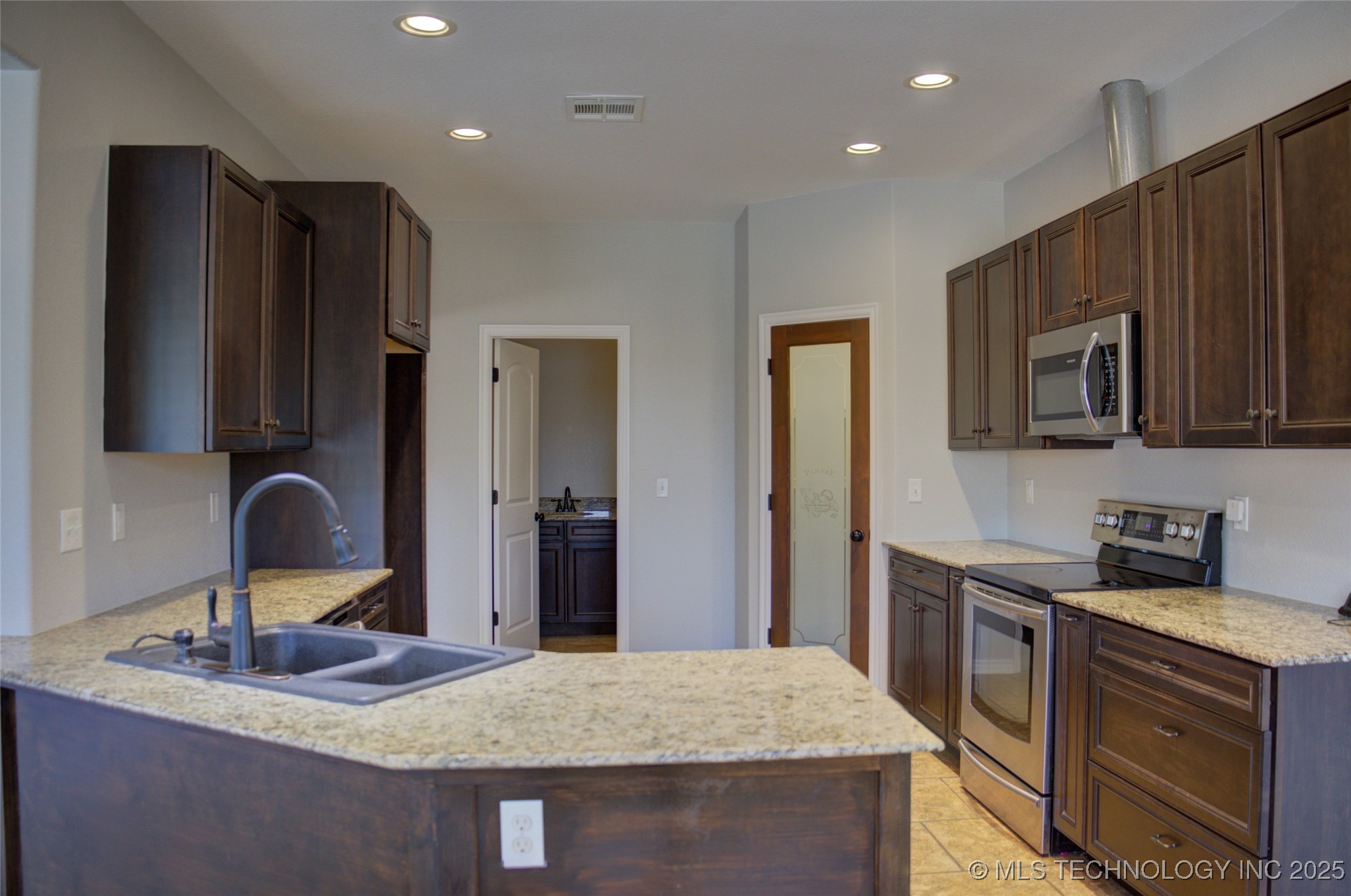 2365 S 361st West Avenue Property Photo 22