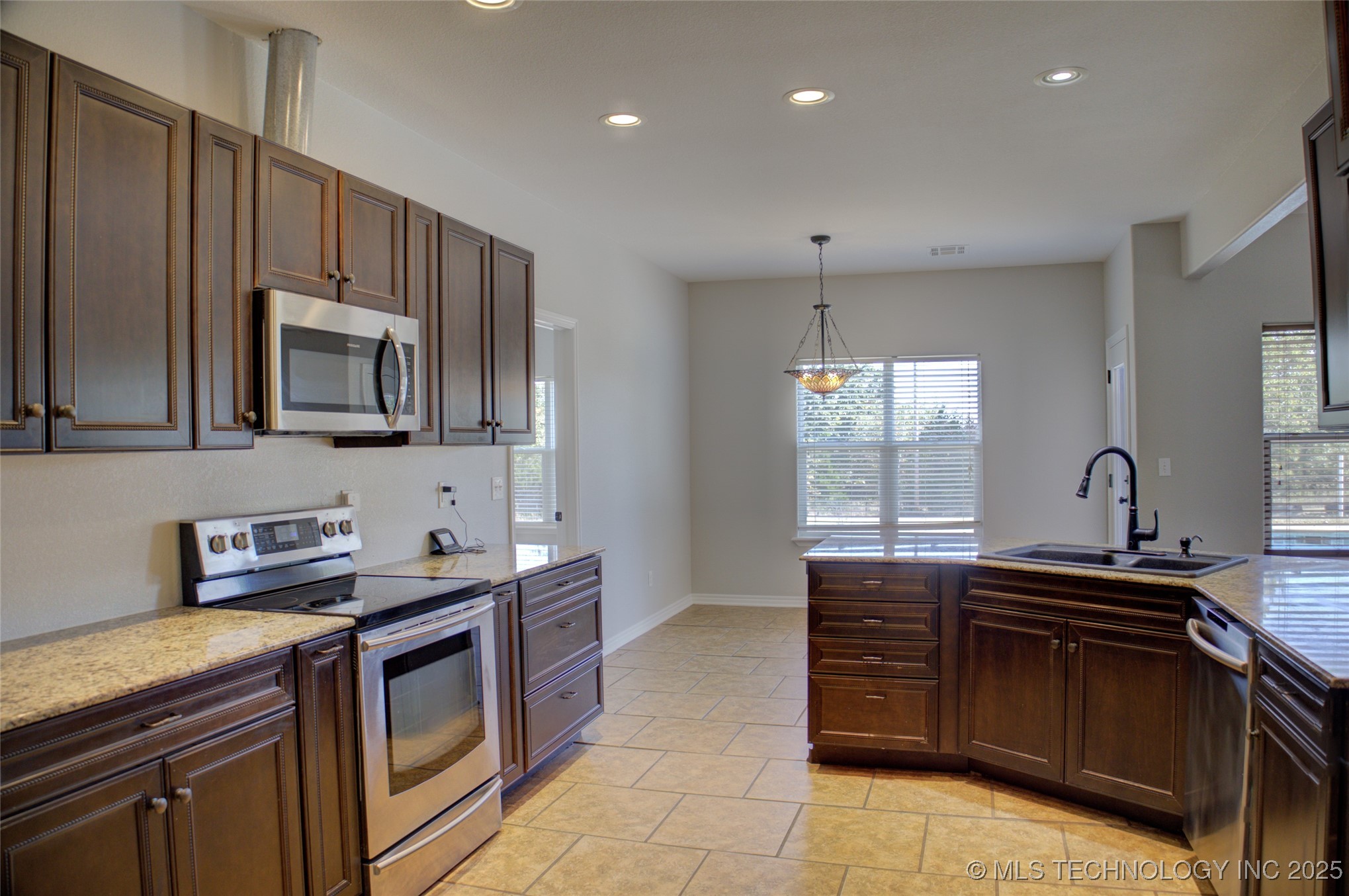 2365 S 361st West Avenue Property Photo 23