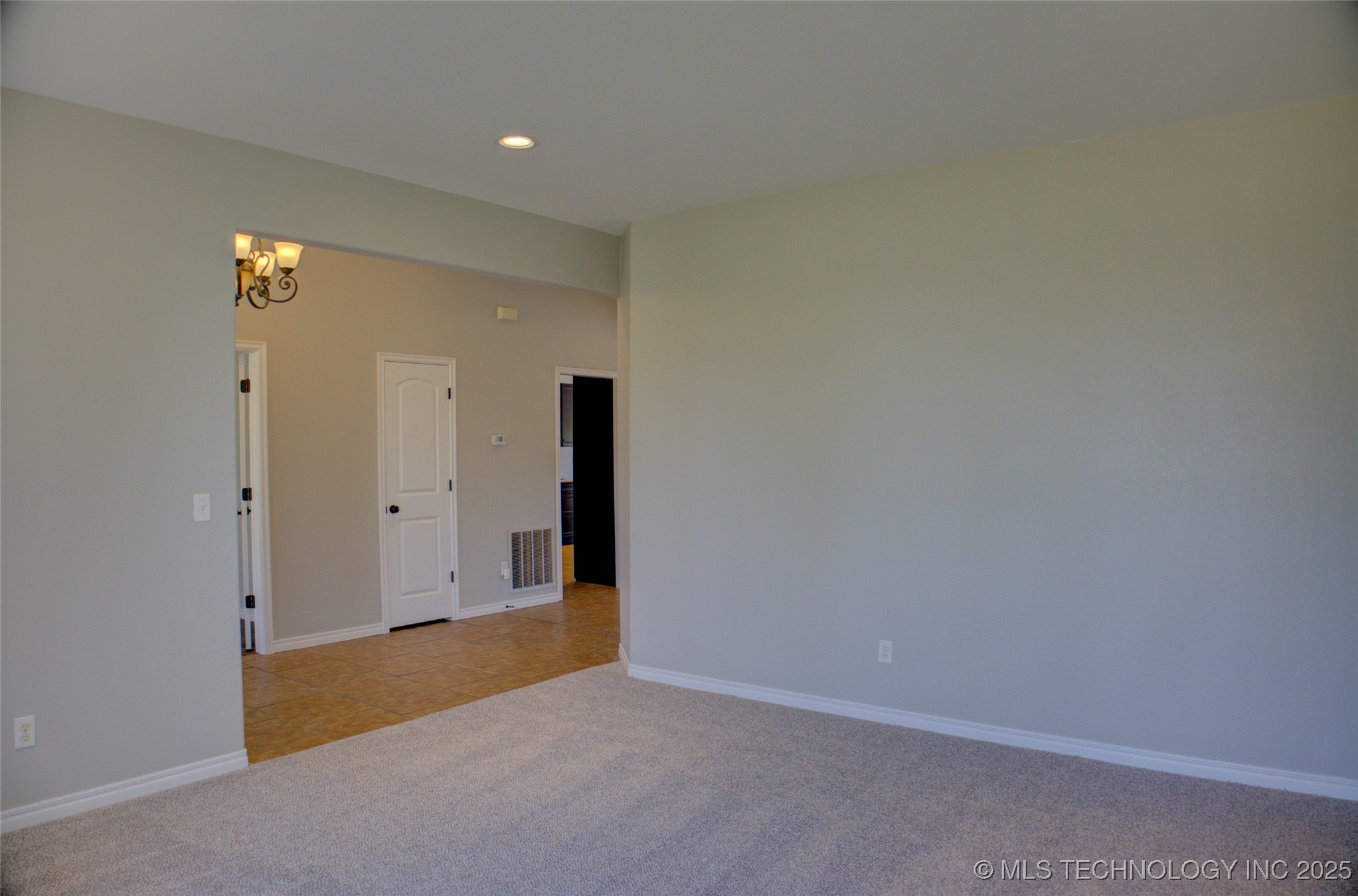 2365 S 361st West Avenue Property Photo 32