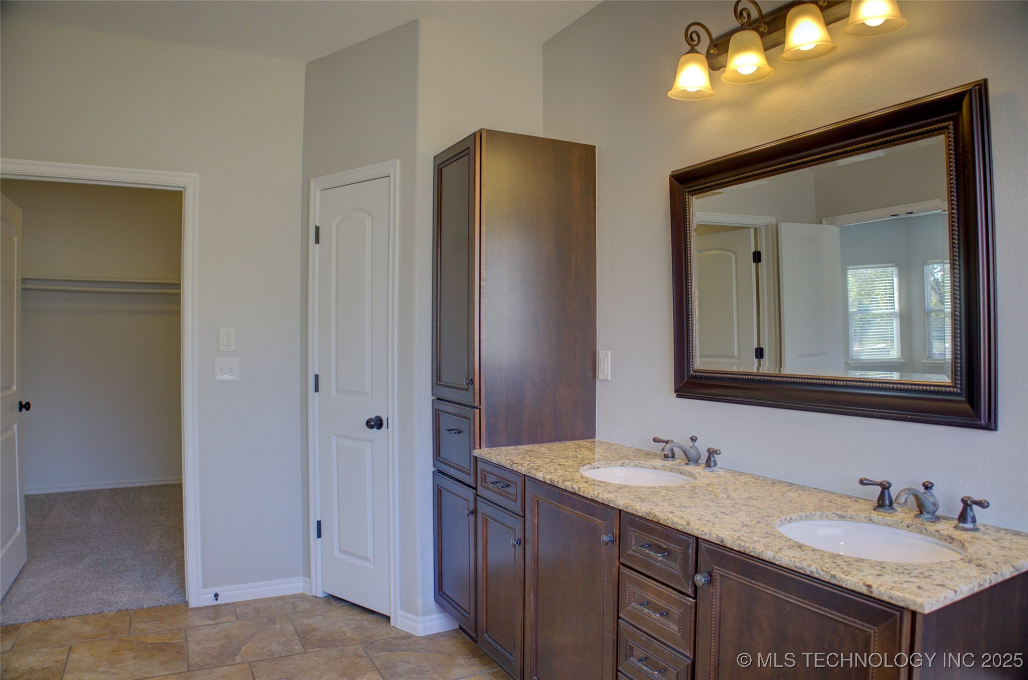 2365 S 361st West Avenue Property Photo 44