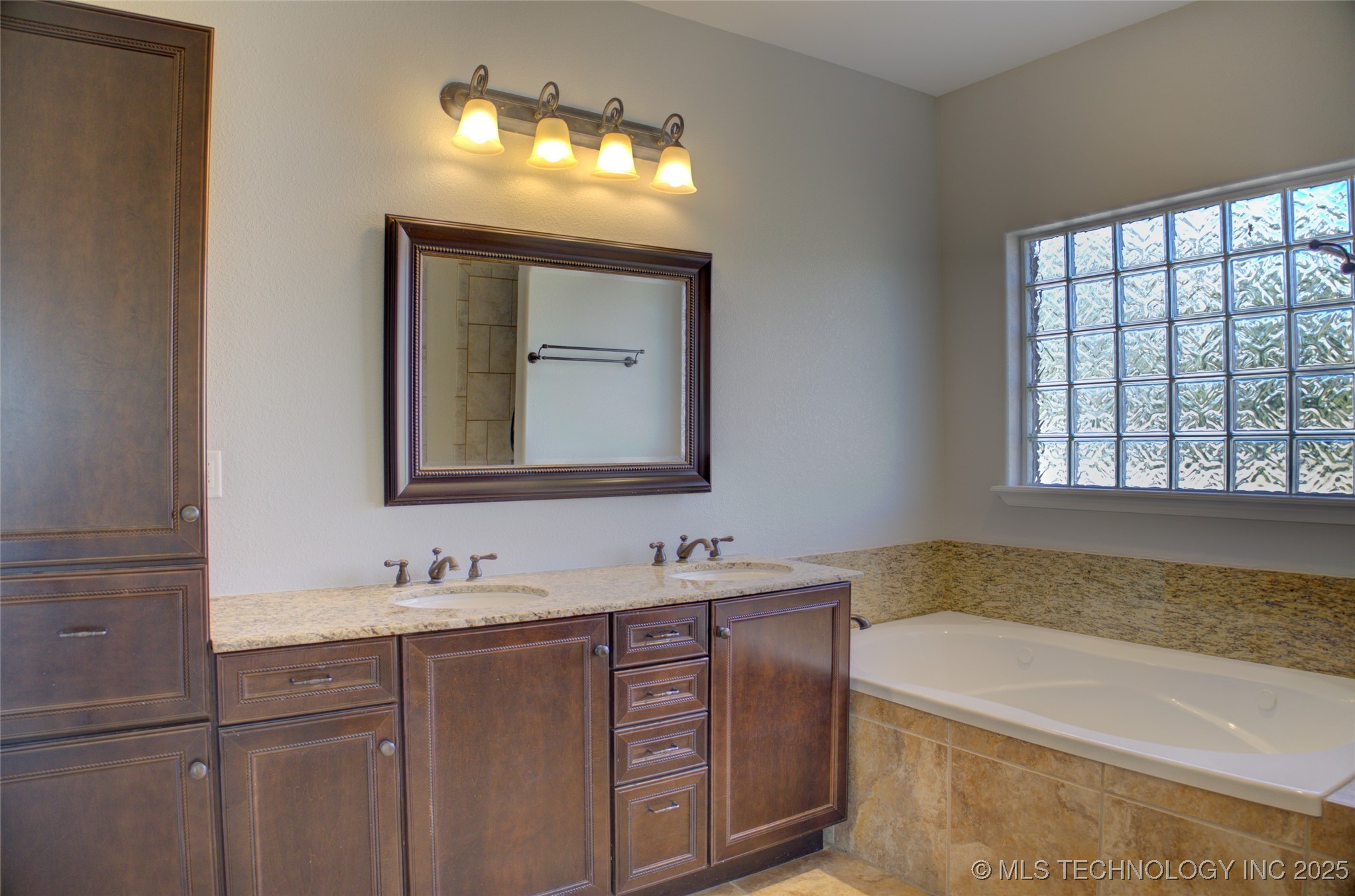 2365 S 361st West Avenue Property Photo 45