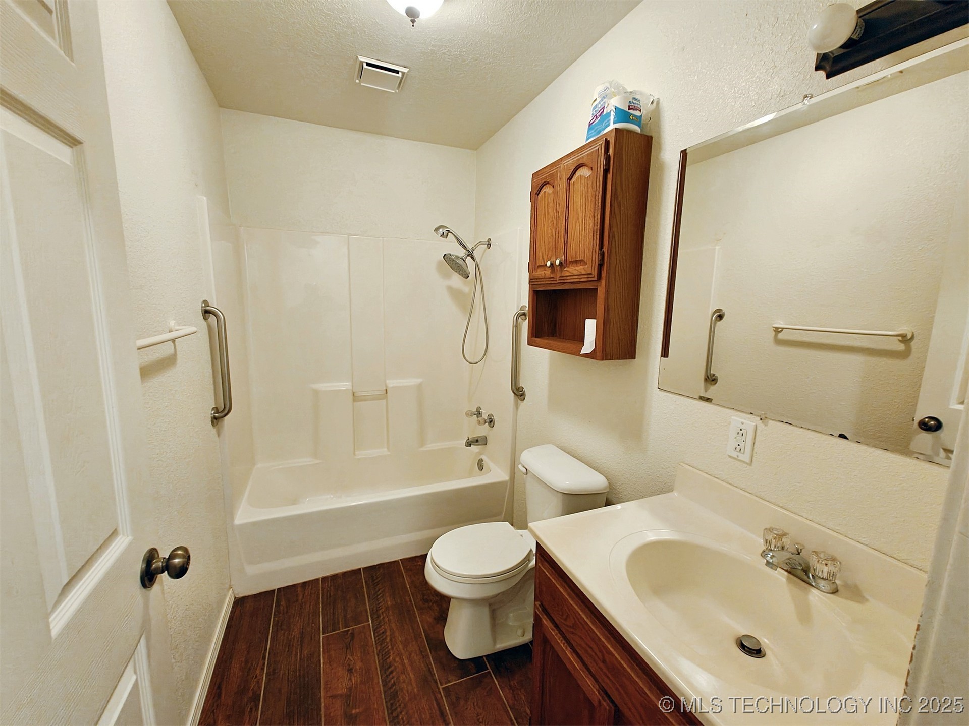 1133 W 4th Street Property Photo 10