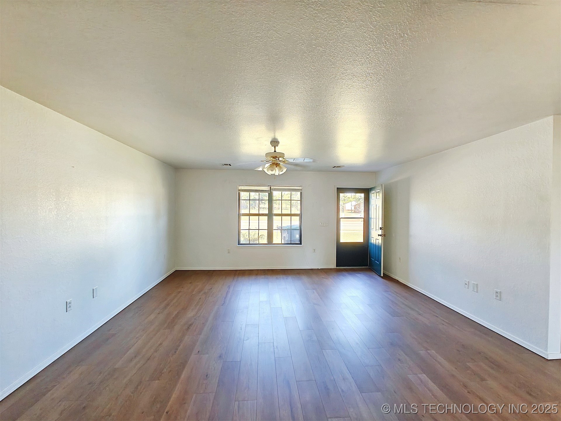 1133 W 4th Street Property Photo 11