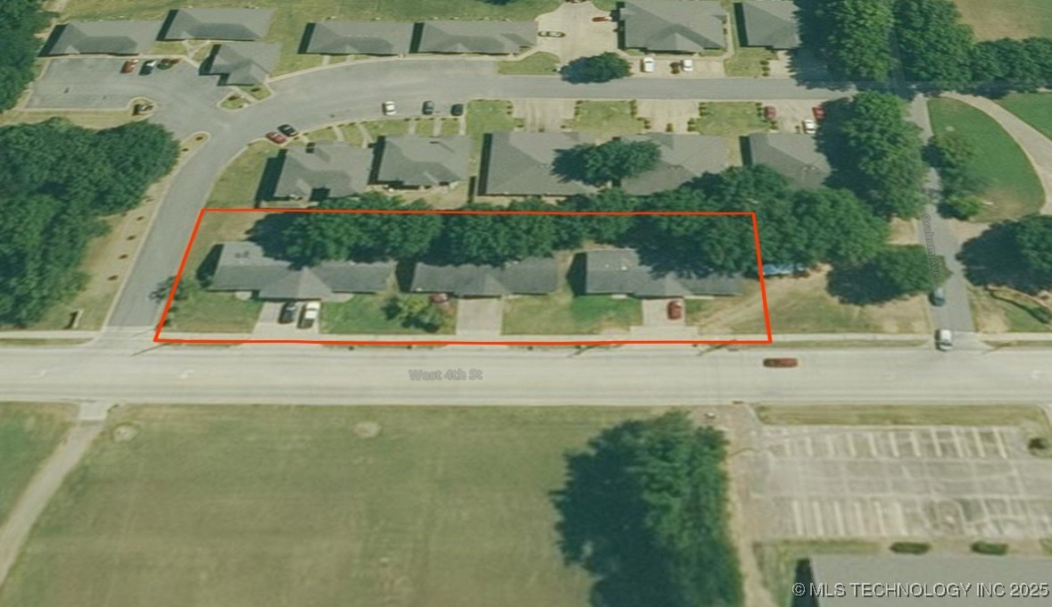 1133 W 4th Street Property Photo 19