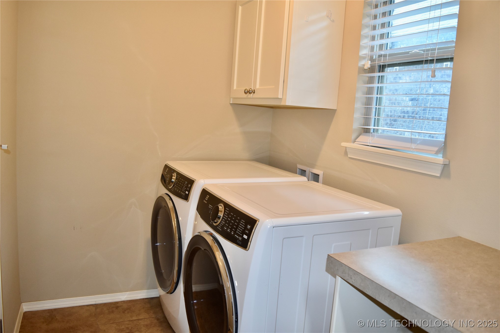 1812 E Jacksonville Street Property Photo 14