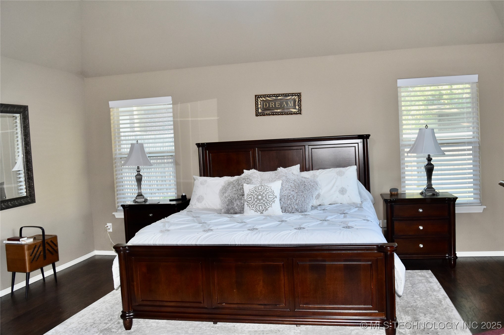 1812 E Jacksonville Street Property Photo 15